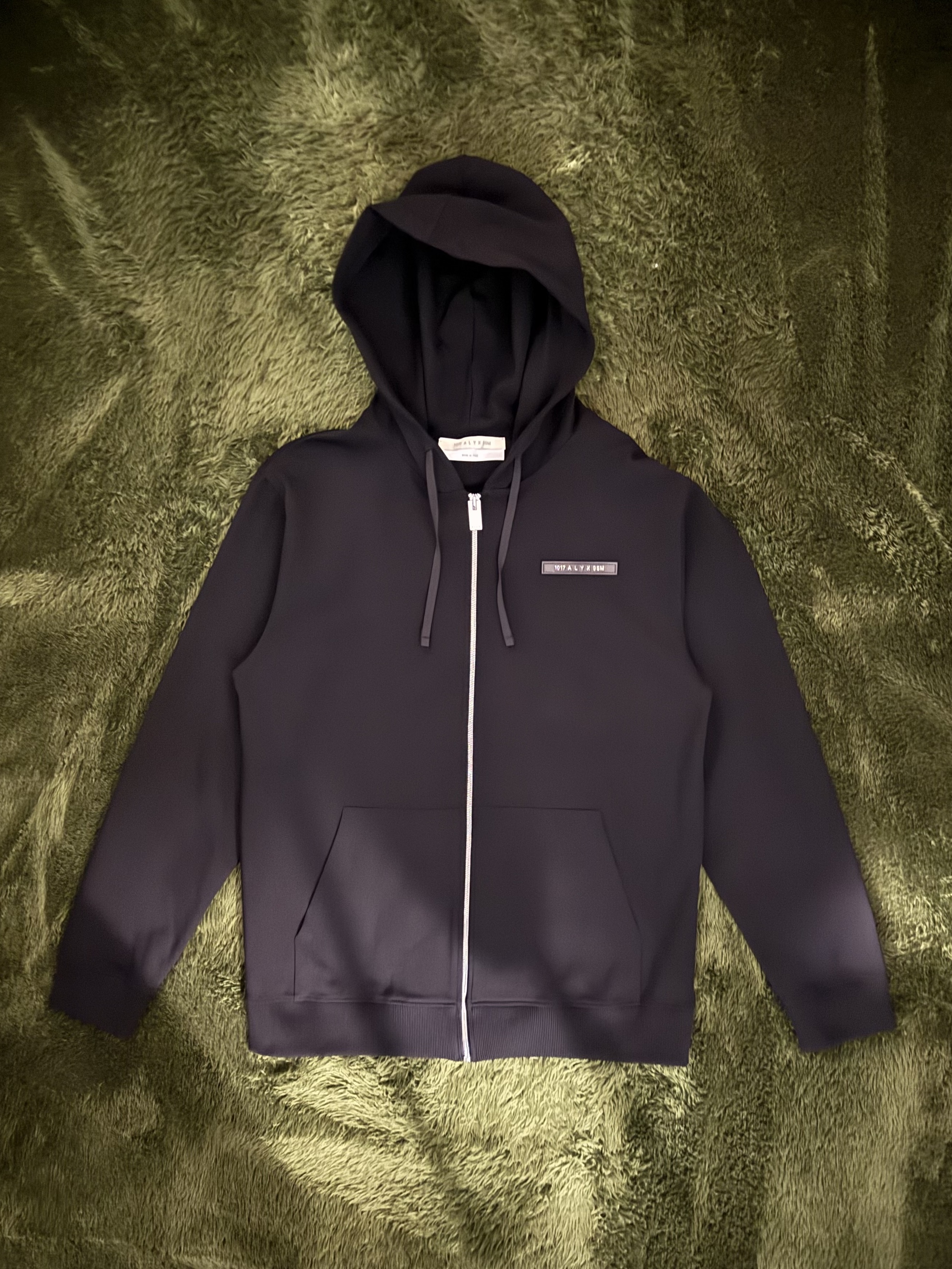 1017 Alyx 9SM Zip Hoodie Black 착용 스타일 - 1