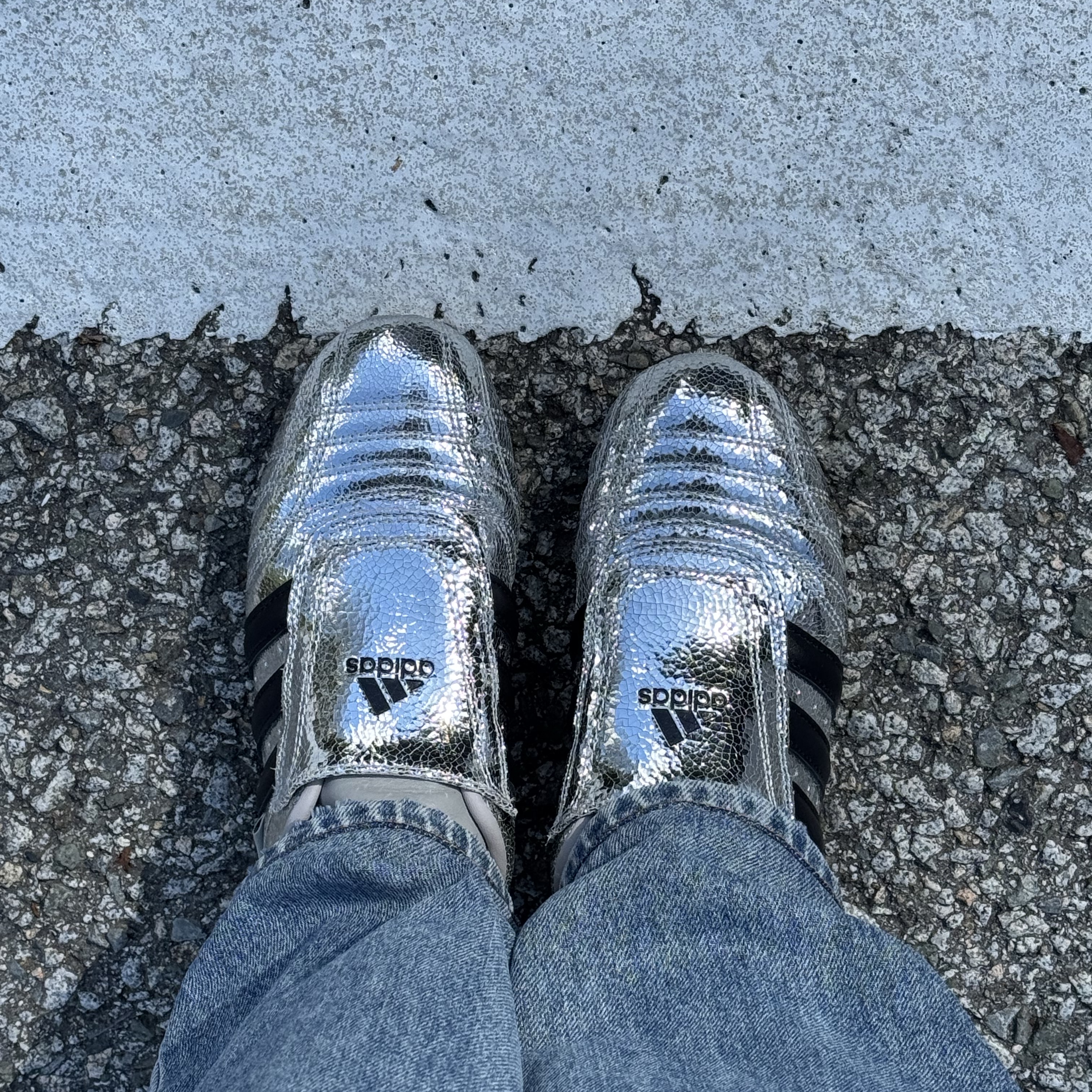 (W) Adidas Taekwondo Metallic Silver Black 착용 스타일 - 2