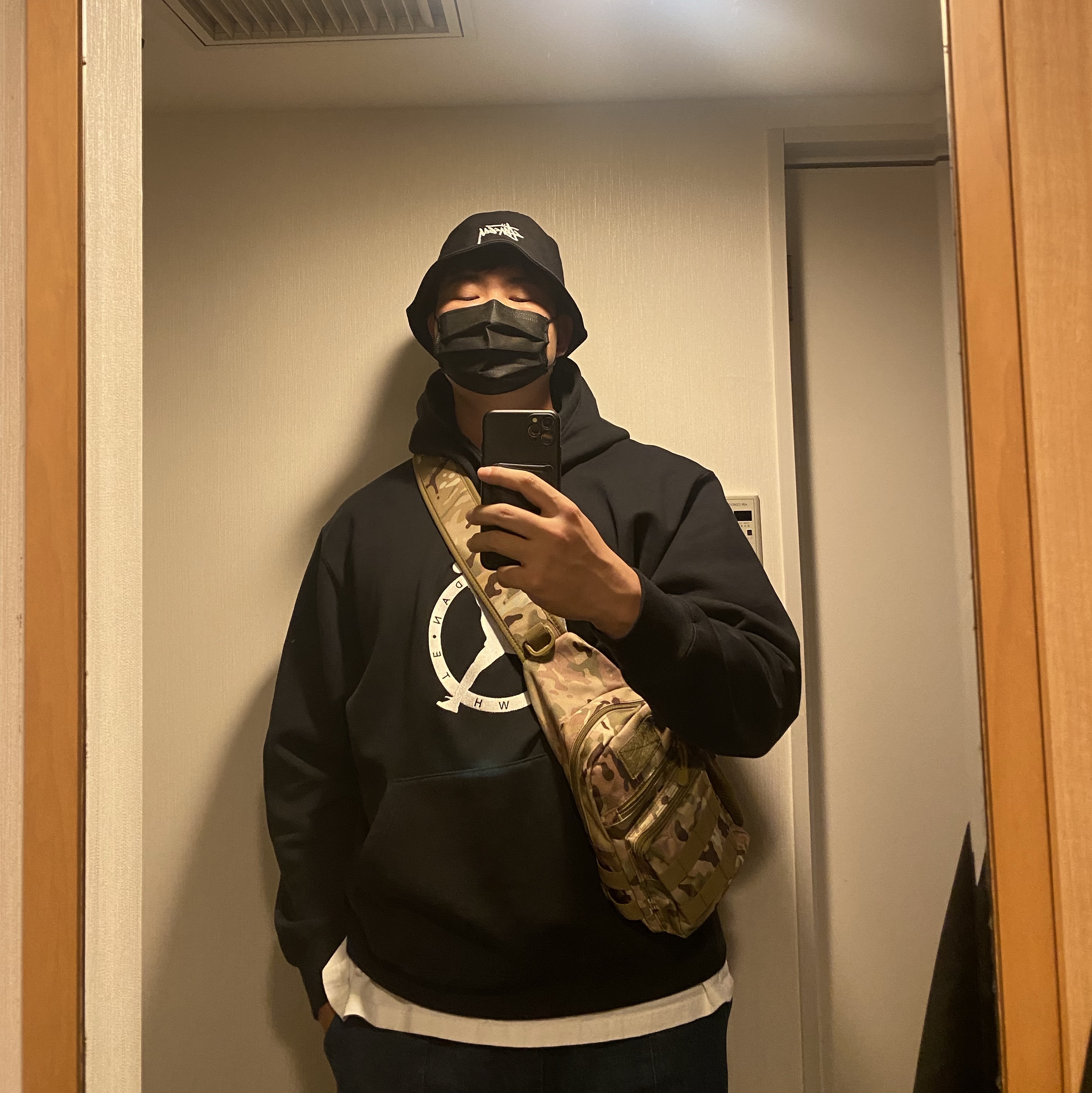 Stussy Big Stock Bucket Hat Black, Jordan x Off-White Hoodie Black - US/EU 착용 스타일
