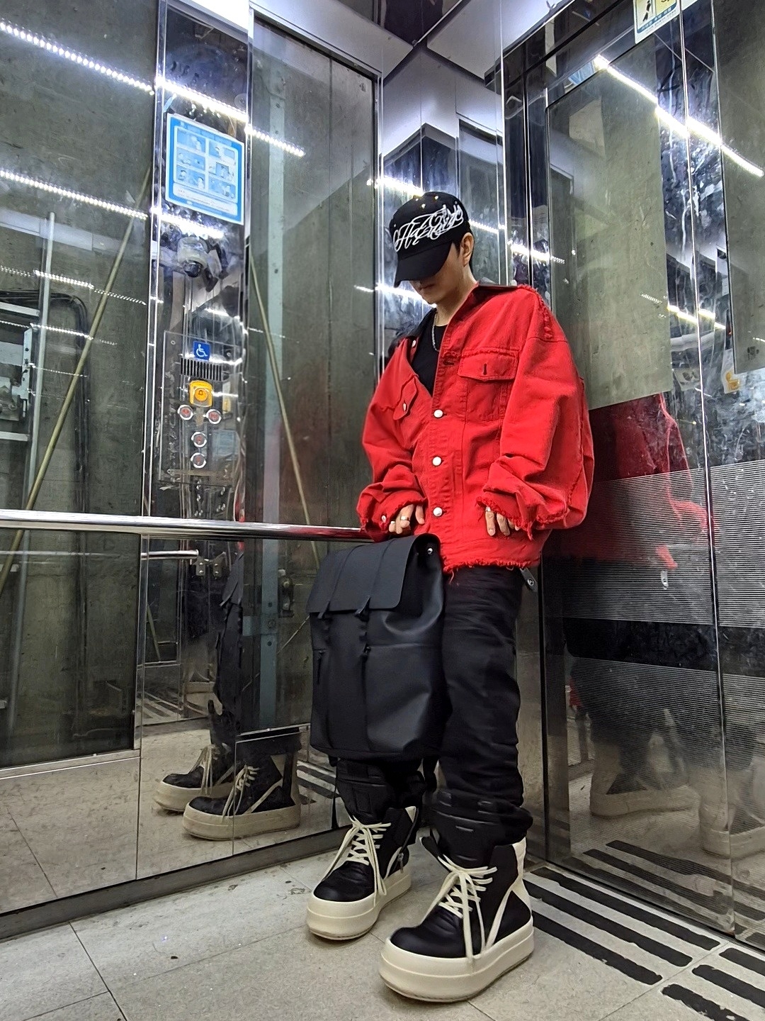 Pop Mart Labubu The Monsters Pin For Love Series Vinyl Plush Pendant (N-Z) X (Opened Case), Rick Owens Hollywood Mega Bumper Geobasket in Full Grain Calf Leather Black Milk 착용 스타일 - 2