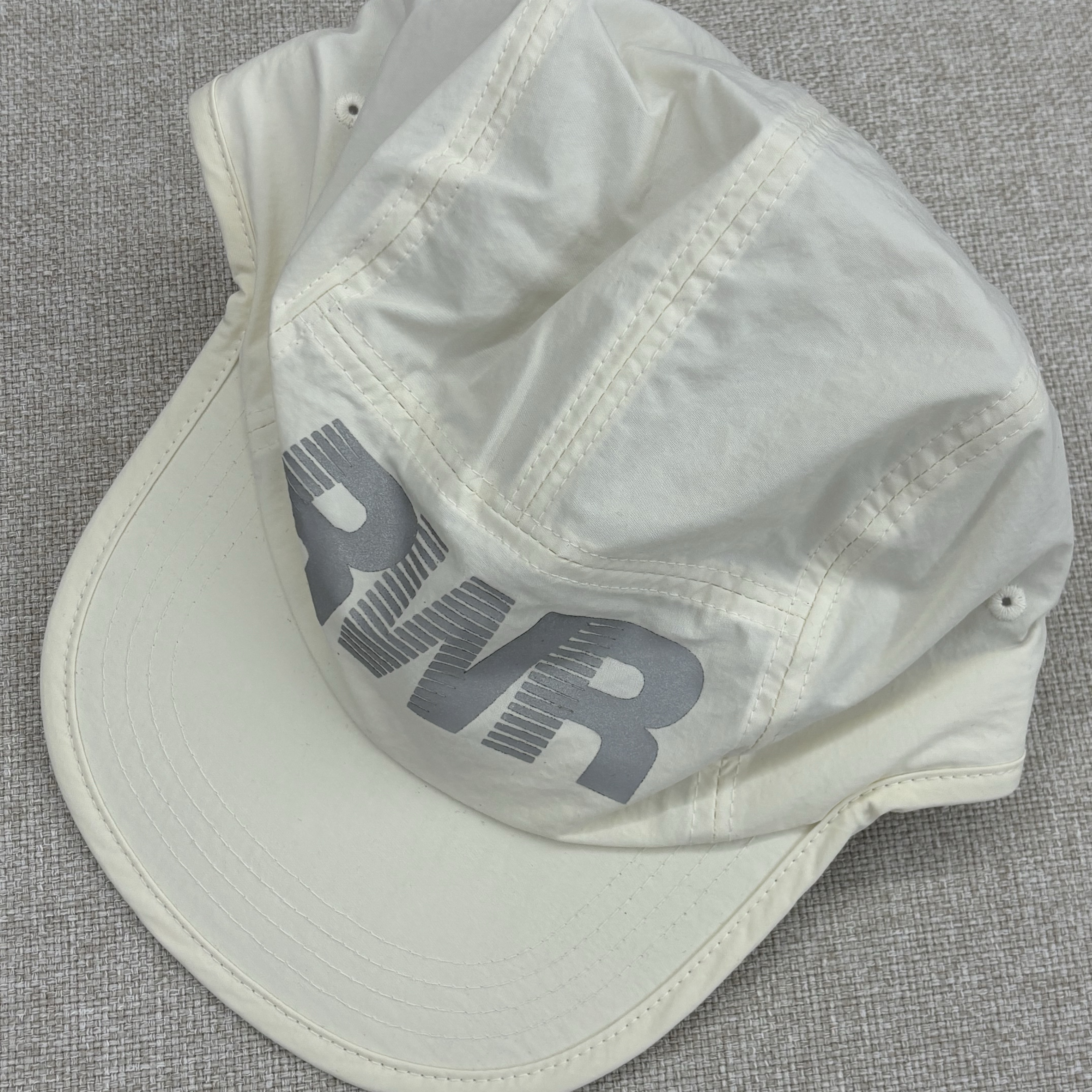 [KREAM 단독] runwhither Trail Cap Cream, [KREAM 단독] runwhither 3inch Shorts Khaki 착용 스타일 - 1