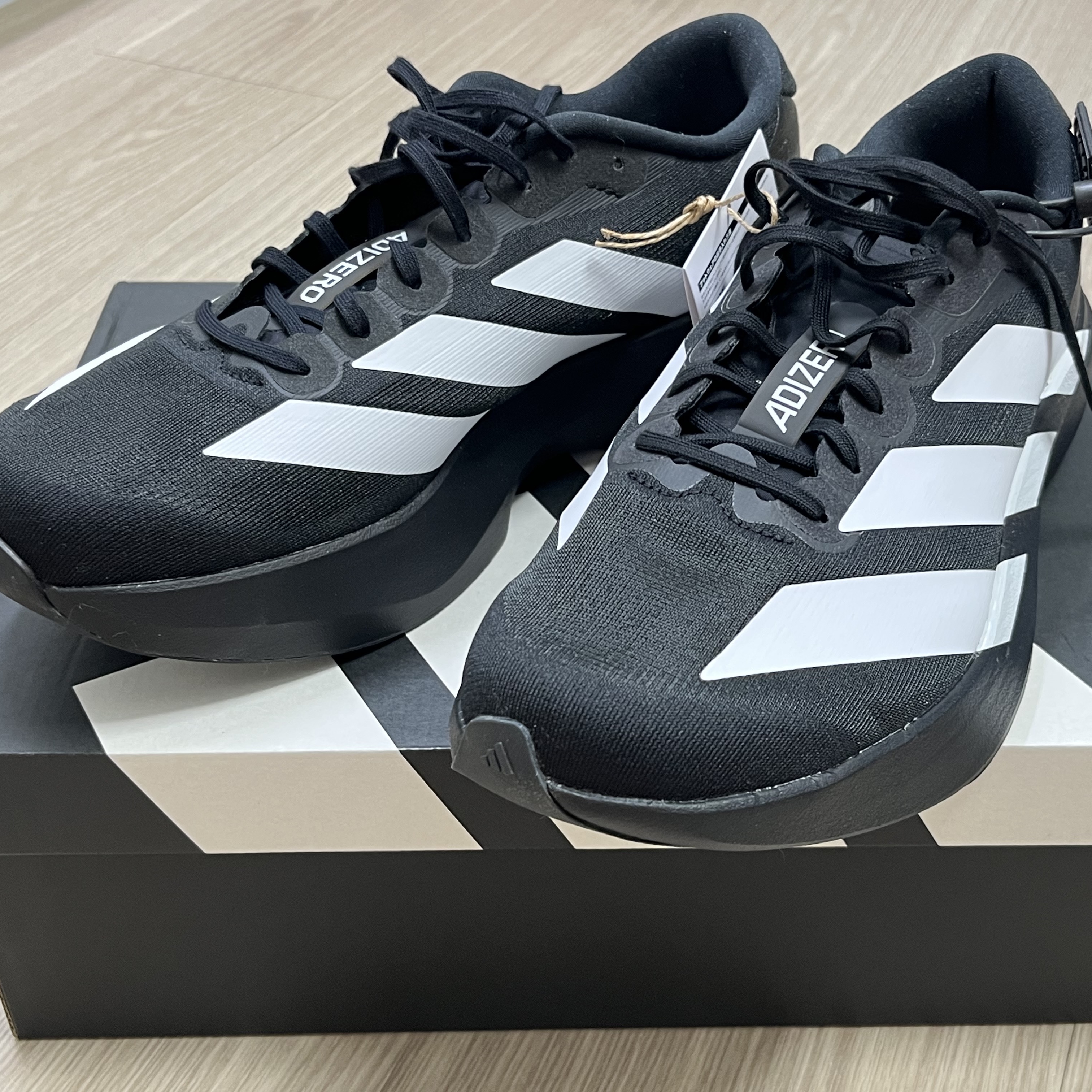 Adidas Adizero EVO SL Core Black Cloud White 착용 스타일 - 1