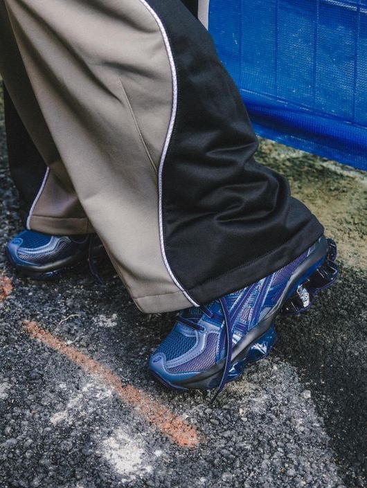 Asics US5-S Gel-Quantum Kinetic Light Indigo Peacoat 착용 스타일