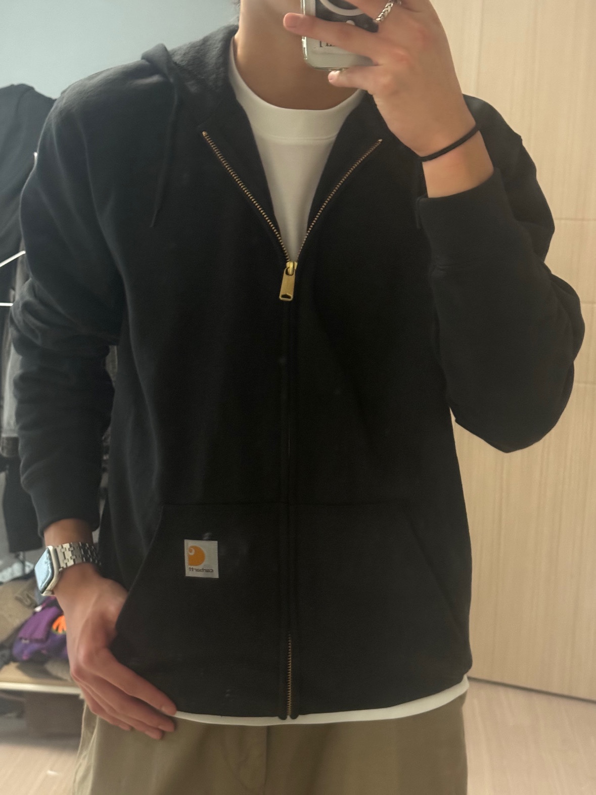Carhartt Loose Fit Midweight Regular Full Zip Sweatshirt Black 착용 스타일