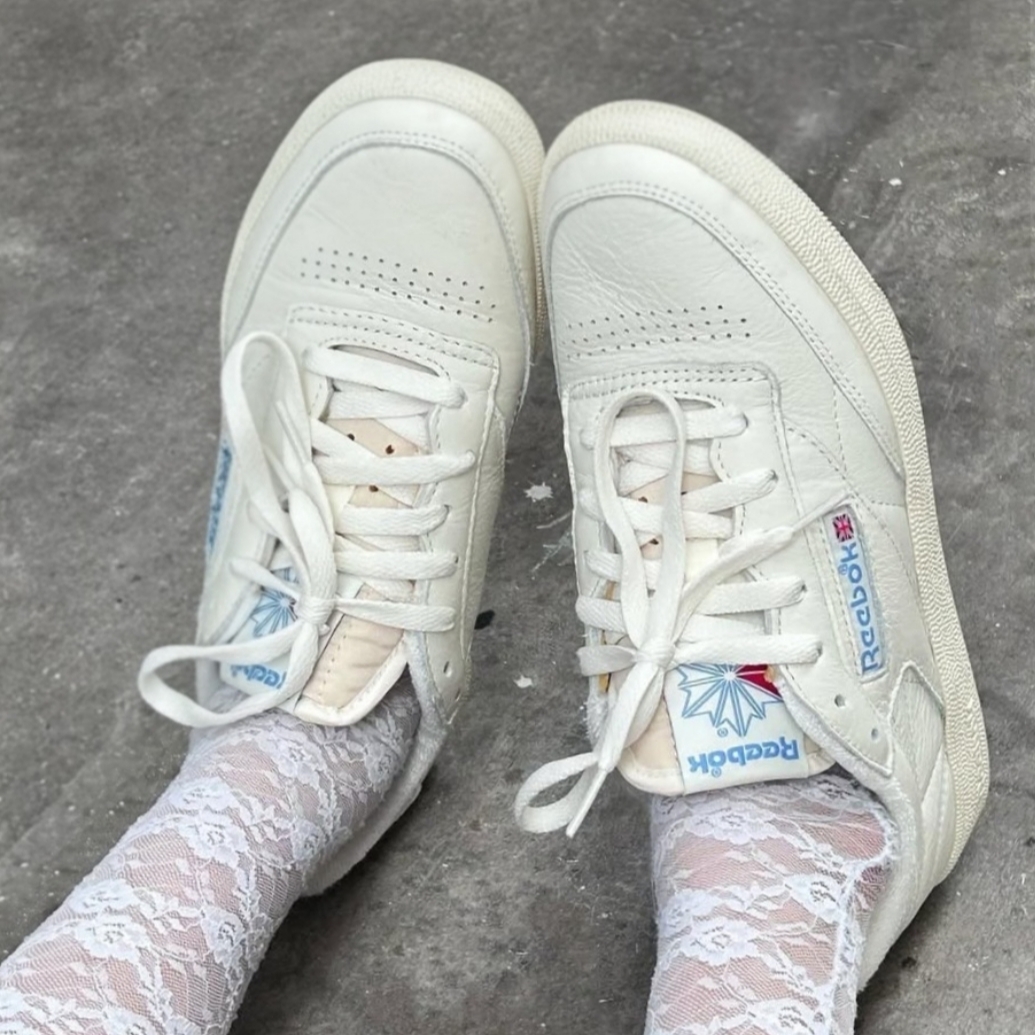 Reebok Club C 85 Vintage Chalk Essential Blue 착용 스타일