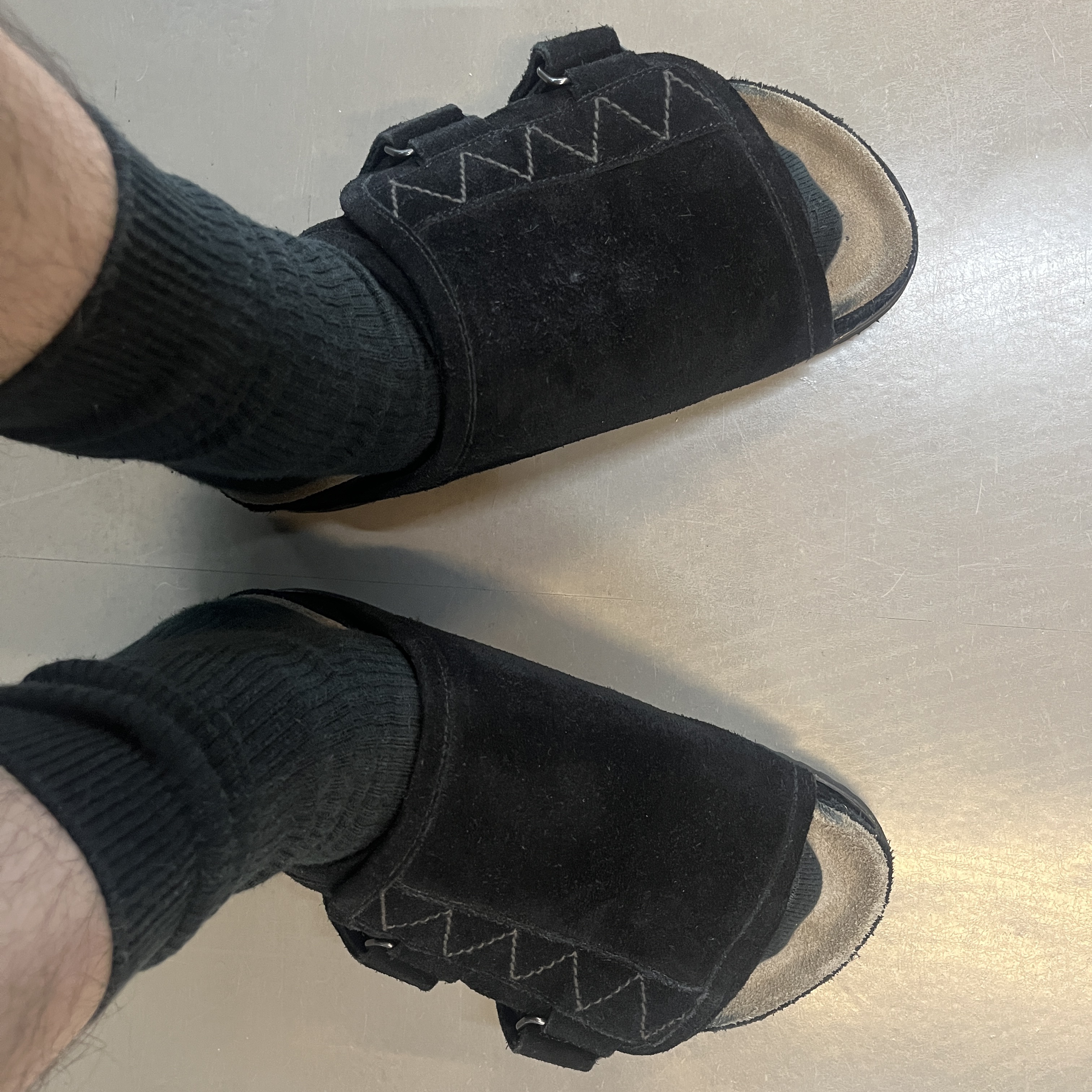 [프리오더] Polyteru Jumbo Slippers Black 착용 스타일