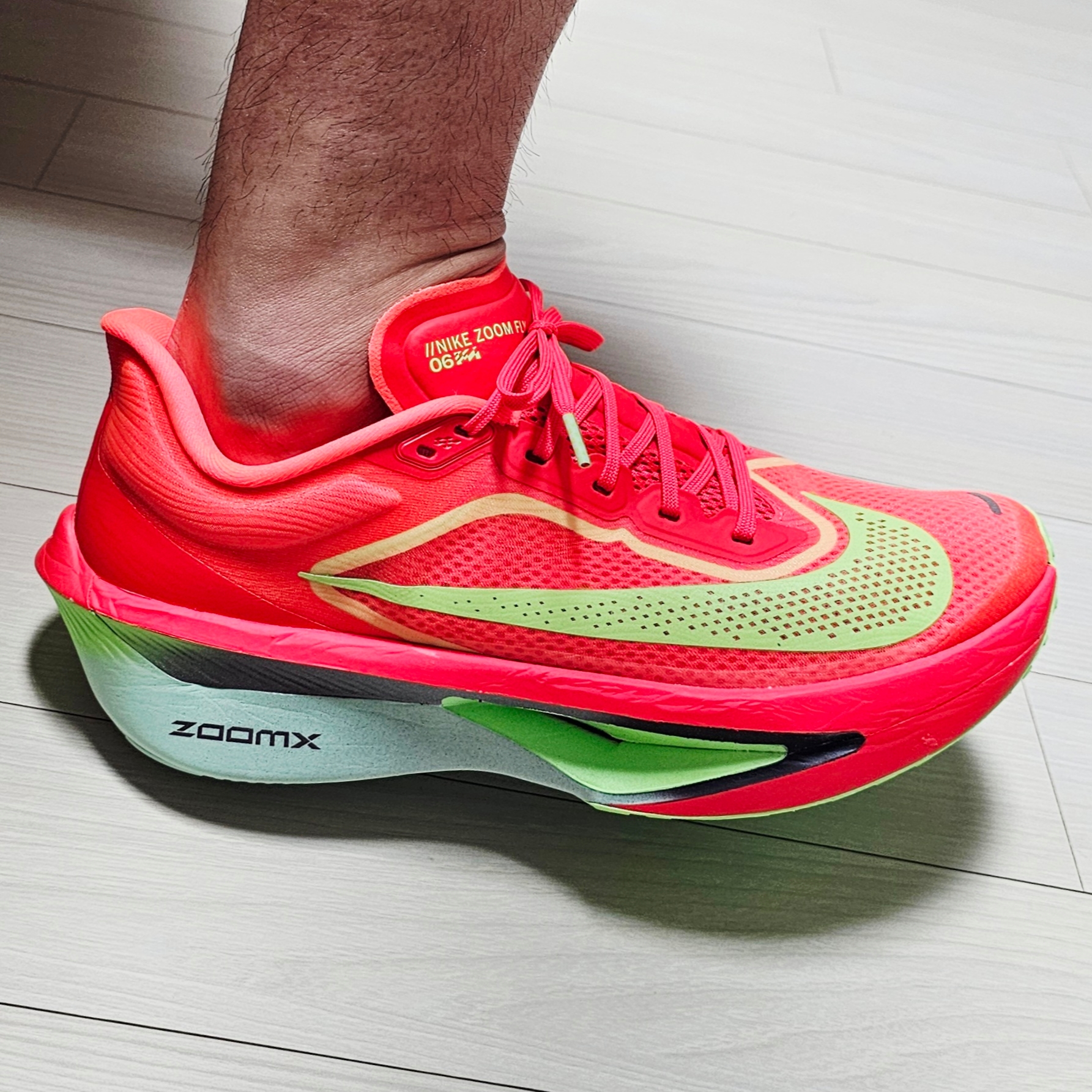 Nike Zoom Fly 6 Bright Crimson Lime Blast 착용 스타일