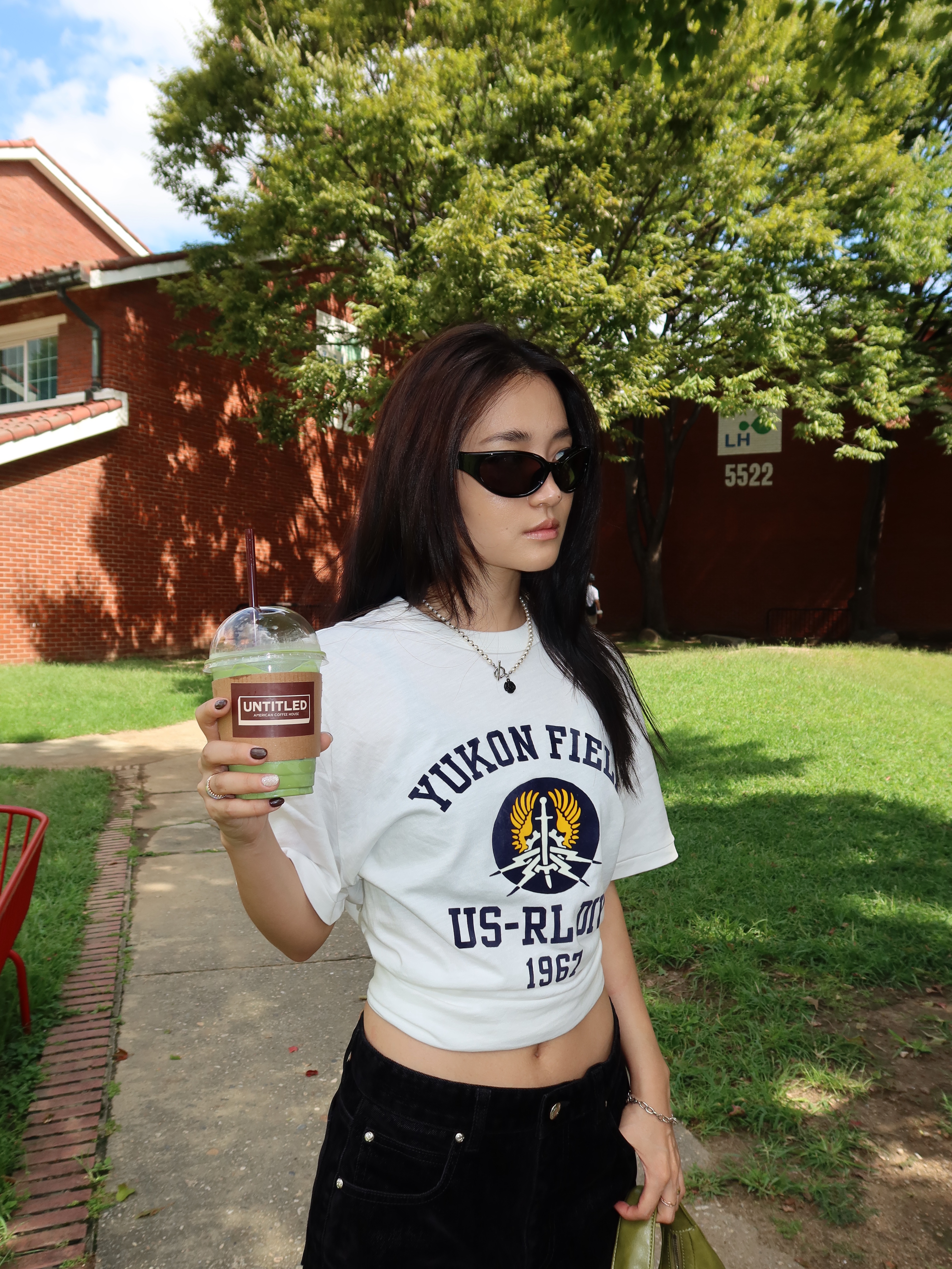 [10% 적립] [KREAM Limited Edition The Trophy Fishing Club] Polo Ralph Lauren Classic Fit Jersey Graphic T-Shirt White - 25FW, [10% 적립] [KREAM Limited Edition The Trophy Fishing Club] Polo Ralph Lauren Fleece Graphic Sweatshirt Grey Heather - 25FW 착용 스타일 - 1
