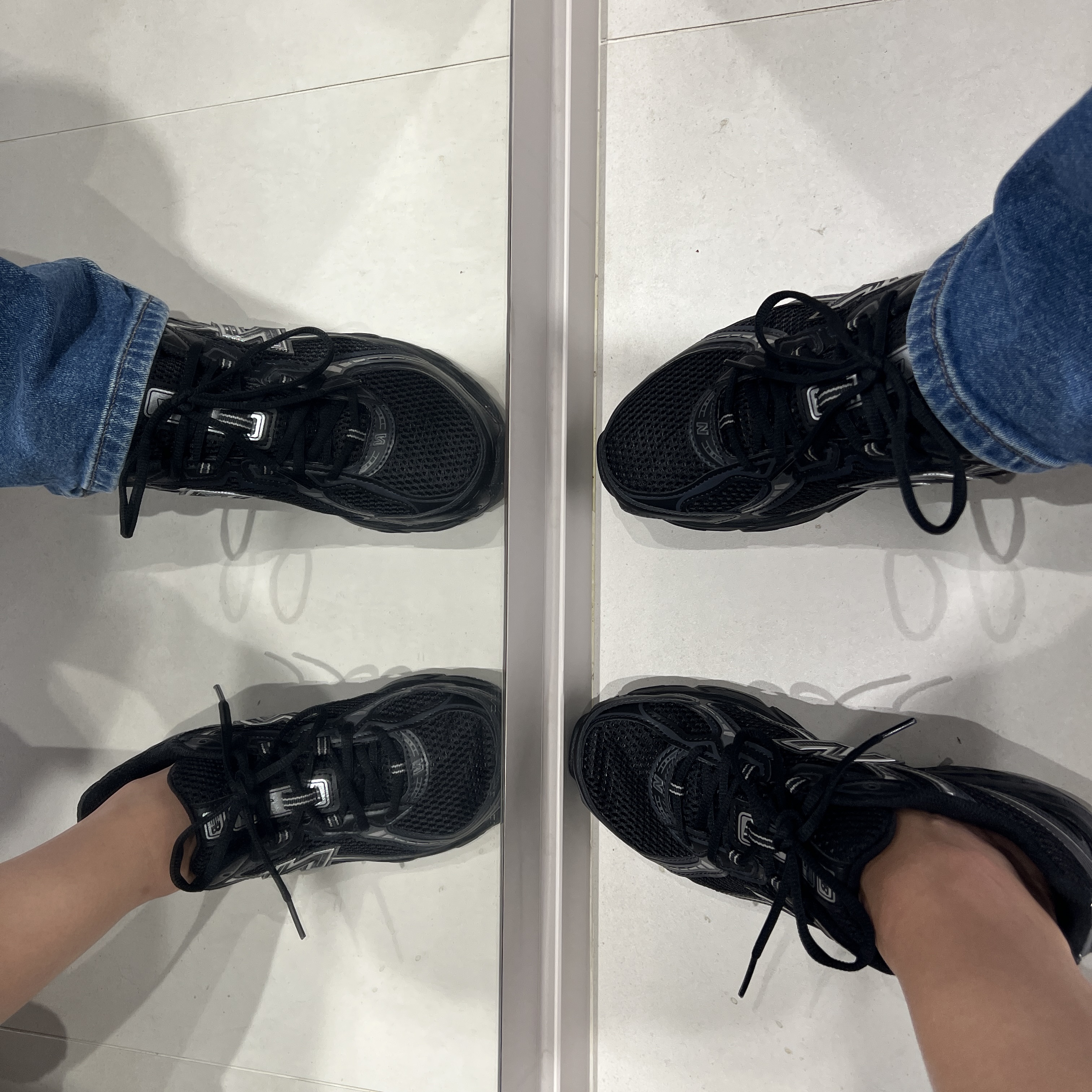 New Balance 740v2 Black Silver Metallic 착용 스타일