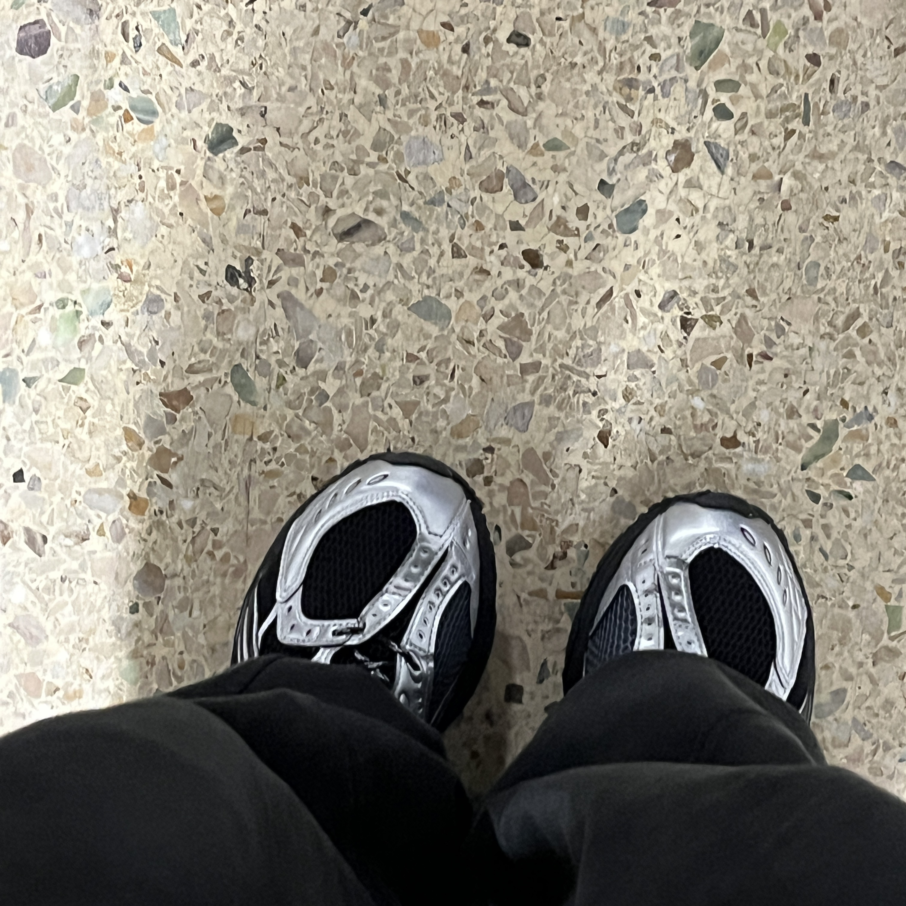 Asics Gel-Nimbus 10.1 Black Pure Silver - Korea Exclusive 착용 스타일