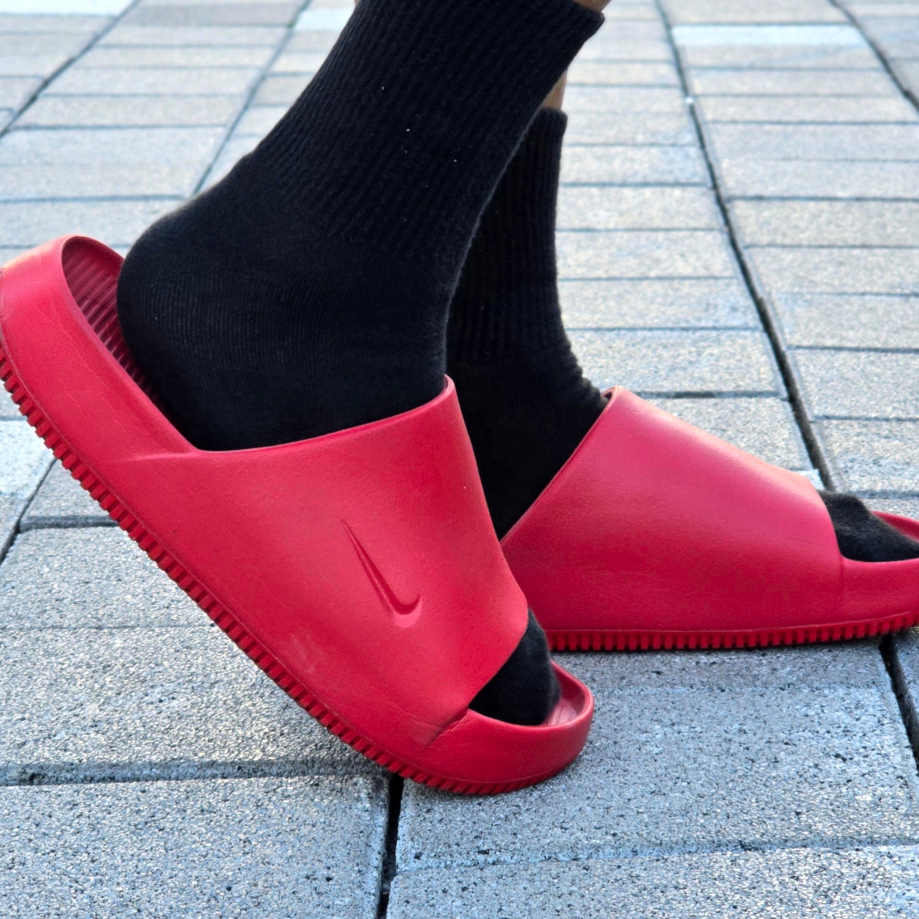 Nike Calm Slide University Red 착용 스타일