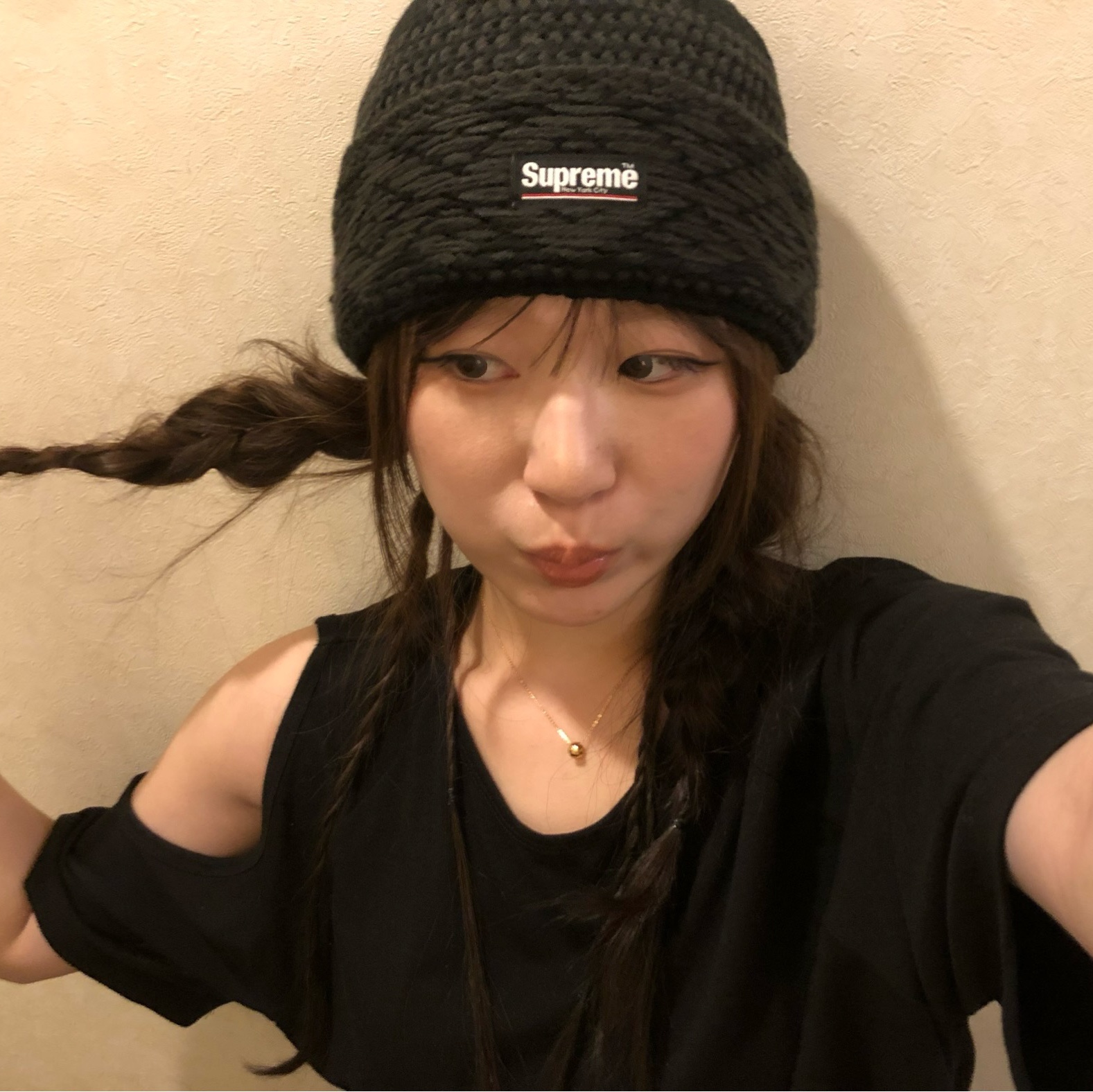 Supreme Diamond Beanie Black - 25FW 착용 스타일 - 2
