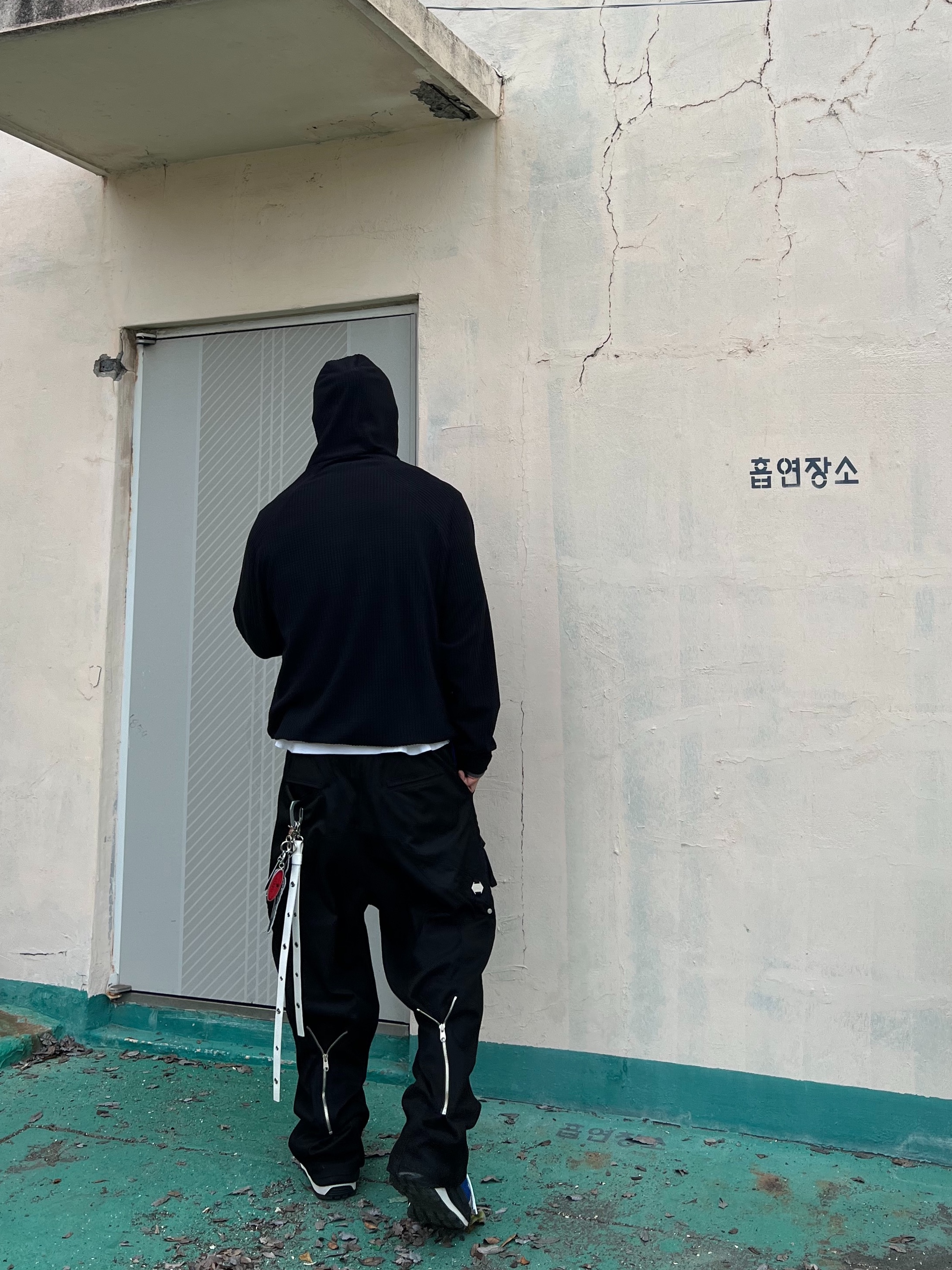 Nike x Sacai Magmascape SP Varsity Royal, Undermycar x Ohhyunseog Boltume.5 Hardware Cargo Pocket Wide Pants Turbo Black - 22FW 착용 스타일 - 7