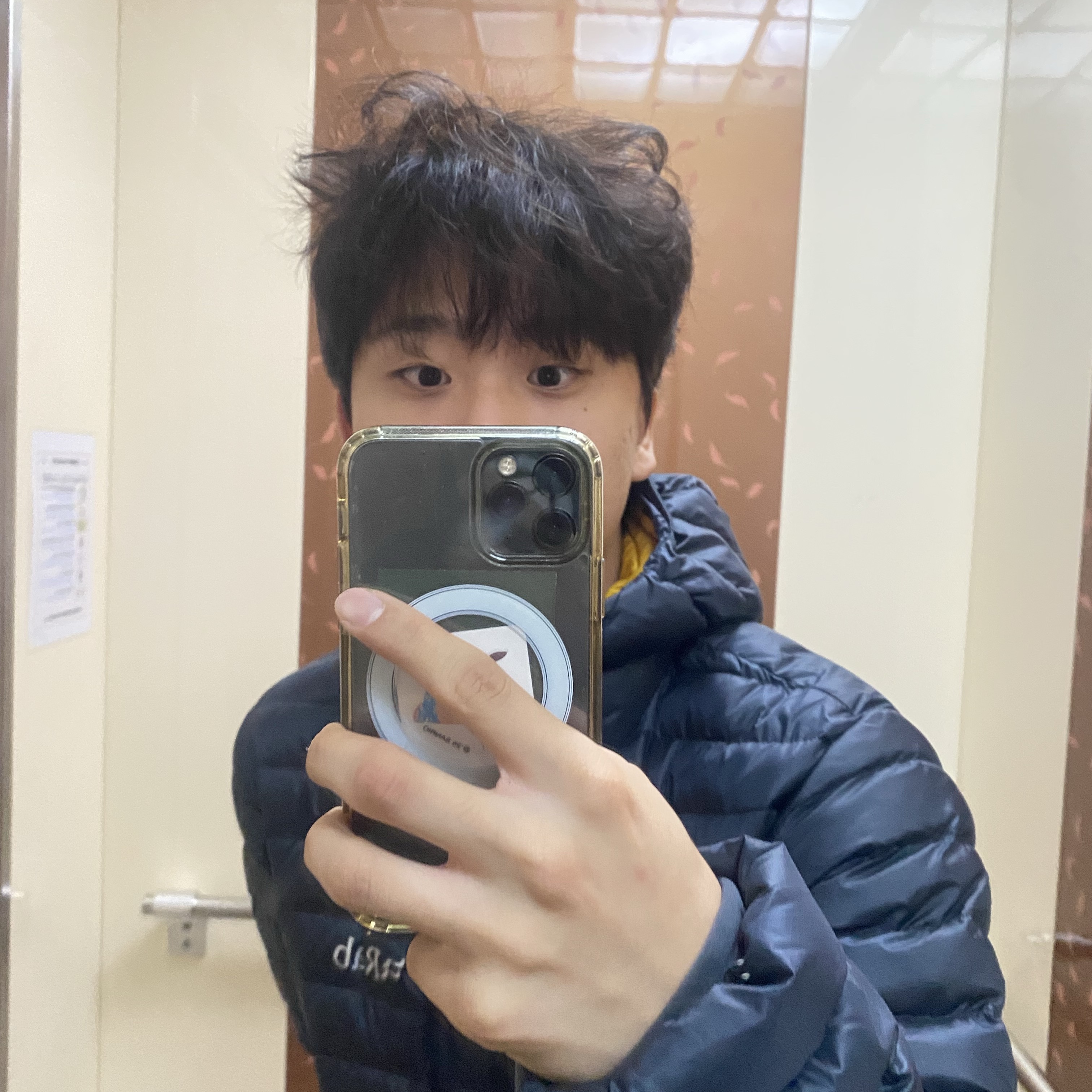Rab Microlight Alpine Jacket Beluga 착용 스타일