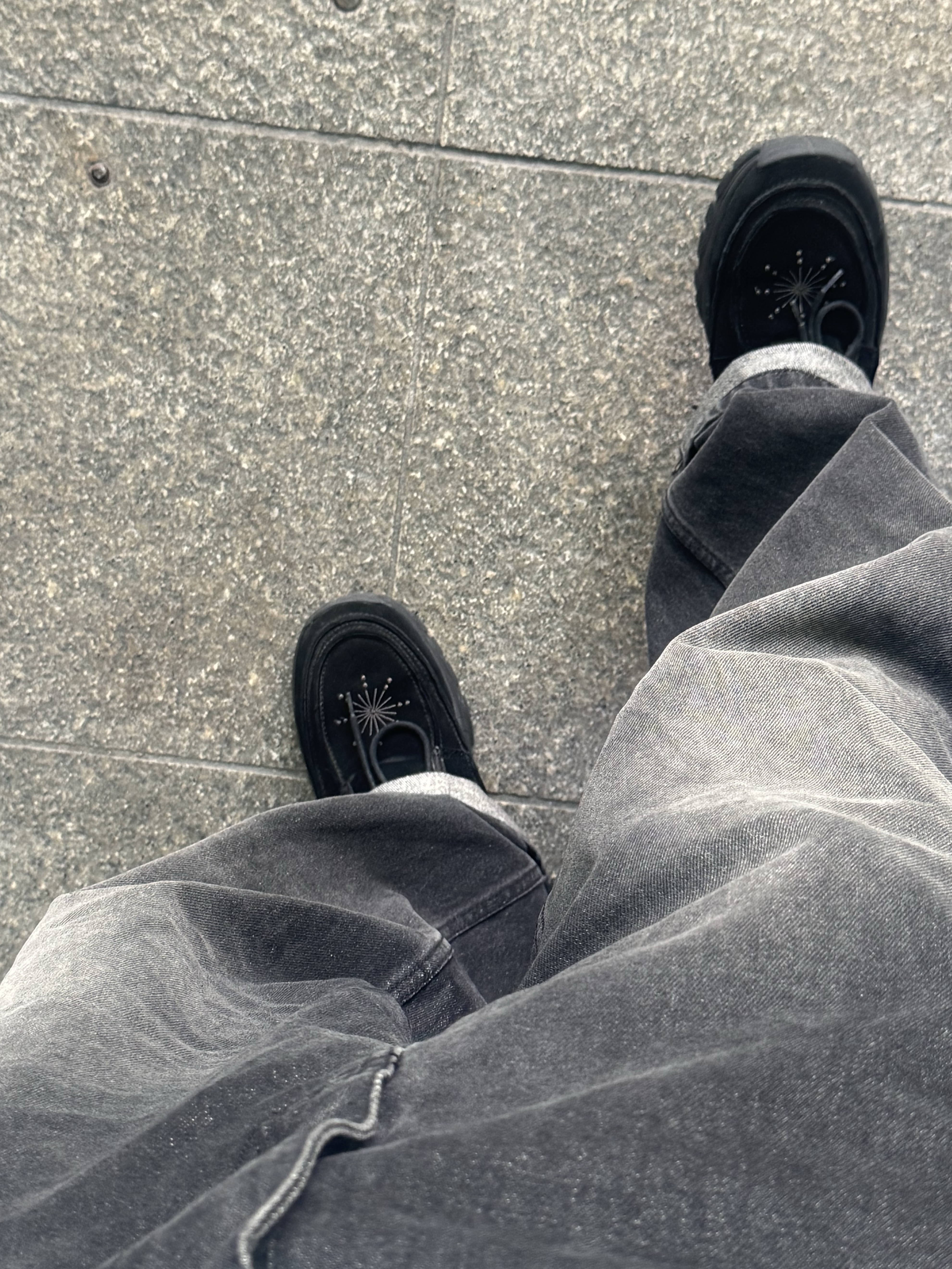 [KREAM 단독] Millo Archive X Negative Three Crescendo Desert Boots Black 착용 스타일