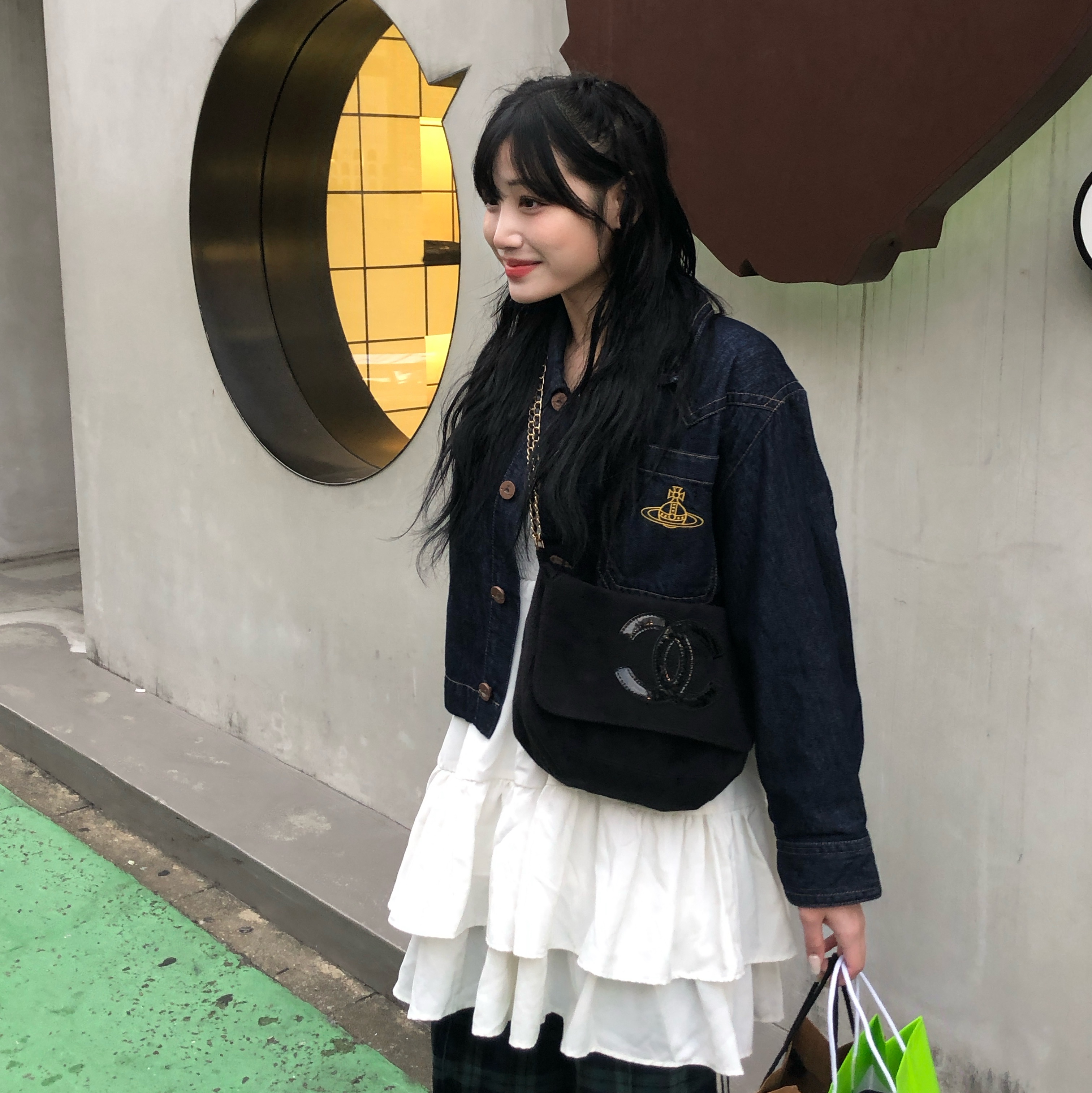 Dr. Martens 5i Bex Square Toe Hair On Leather Shoes Black 착용 스타일 - 3