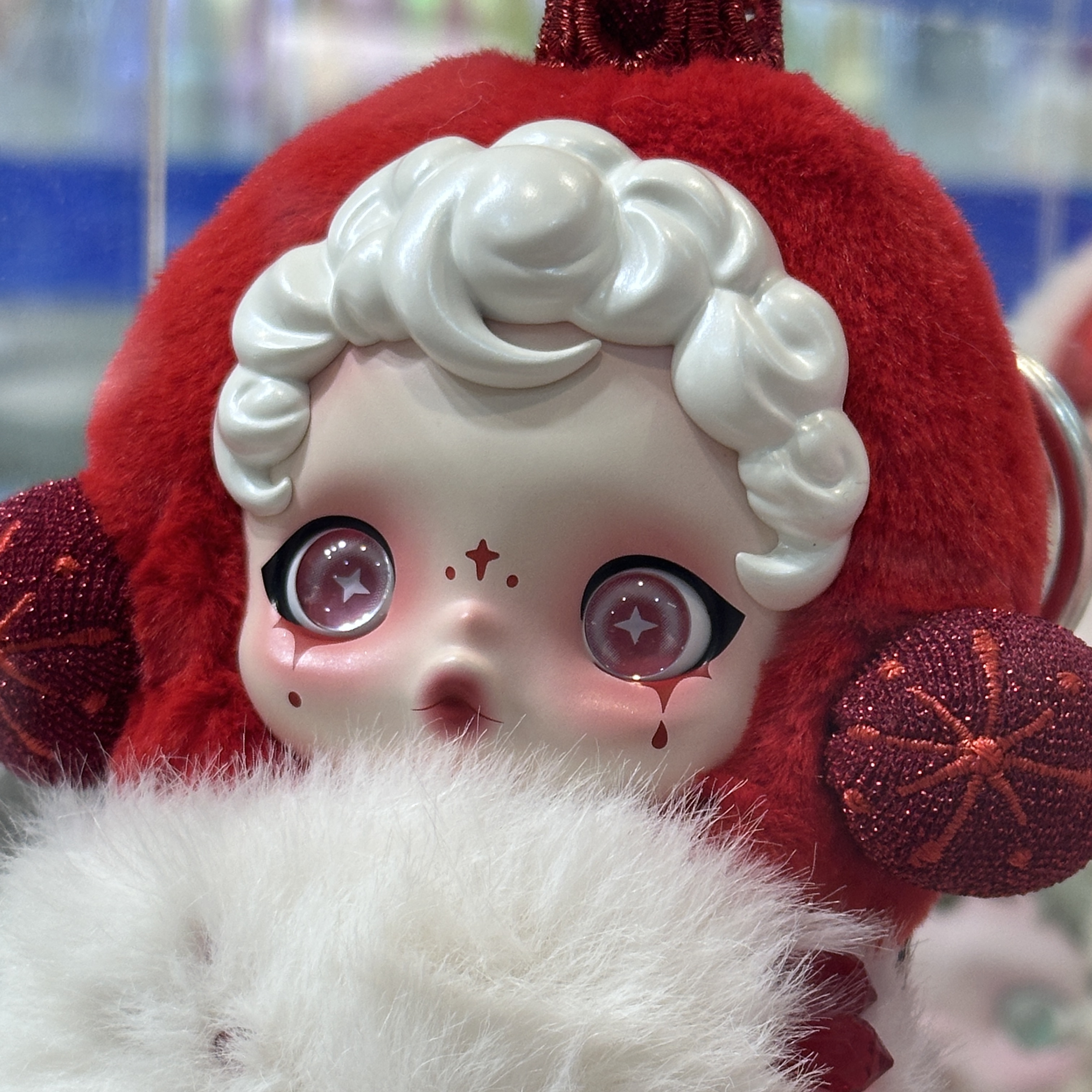 Pop Mart Skullpanda Winter Symphony Series Keyring Symphony of Wishes (Opened Case) 착용 스타일
