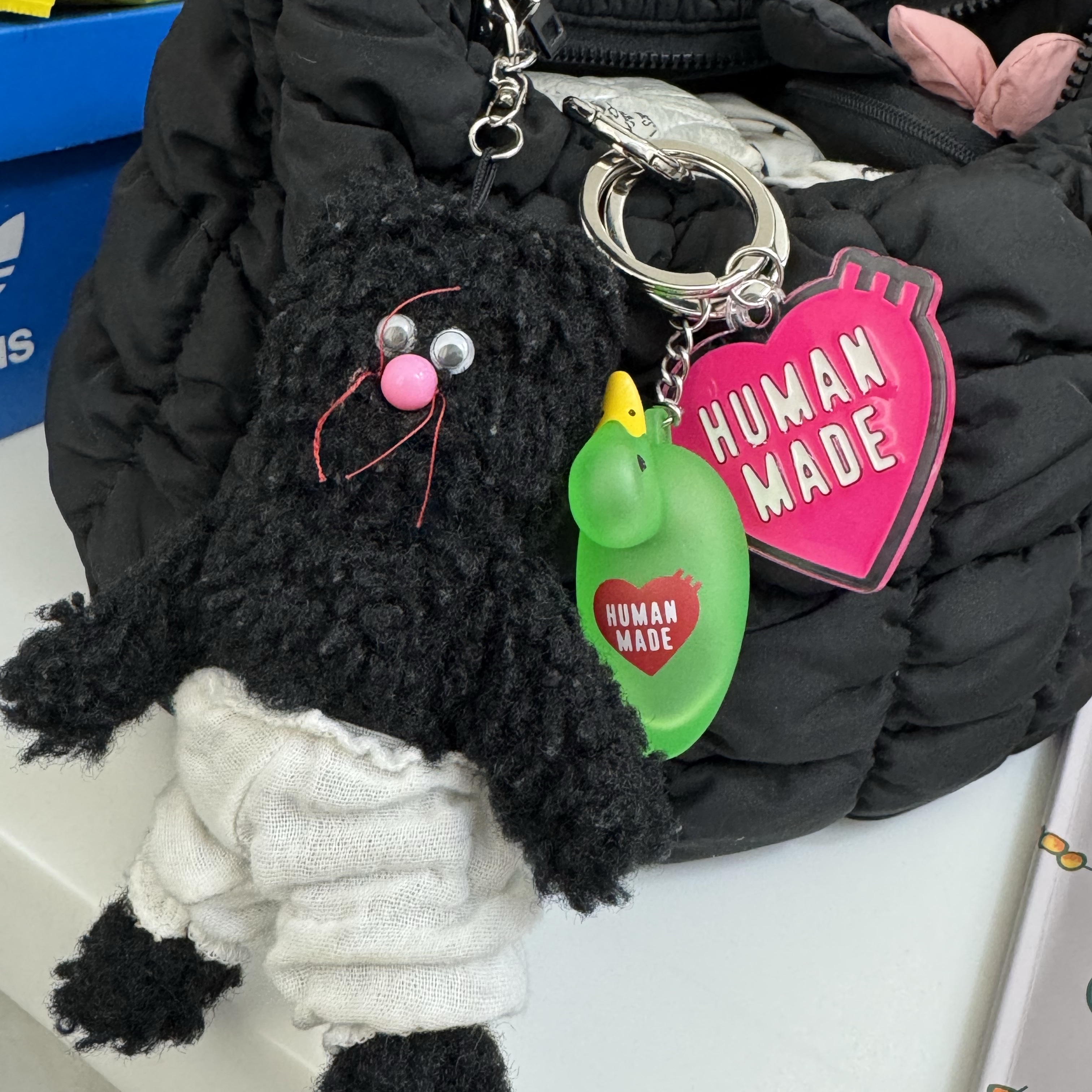 Human Made Duck PVC Key Chain Green, Monamhee Beulpingi Keyring with White Pants Black 착용 스타일