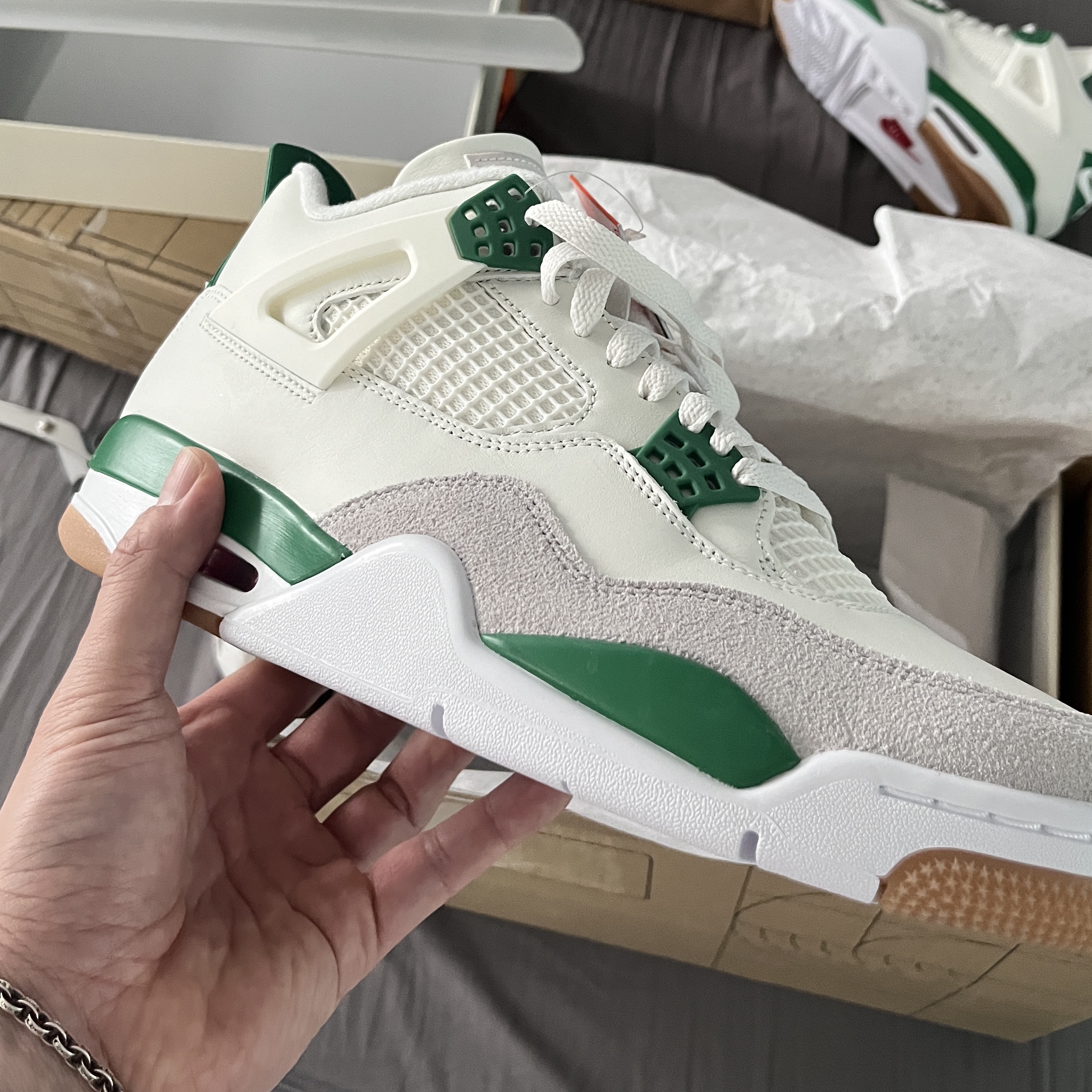 Jordan 4 x Nike SB Retro SP Pine Green 착용 스타일 - 1