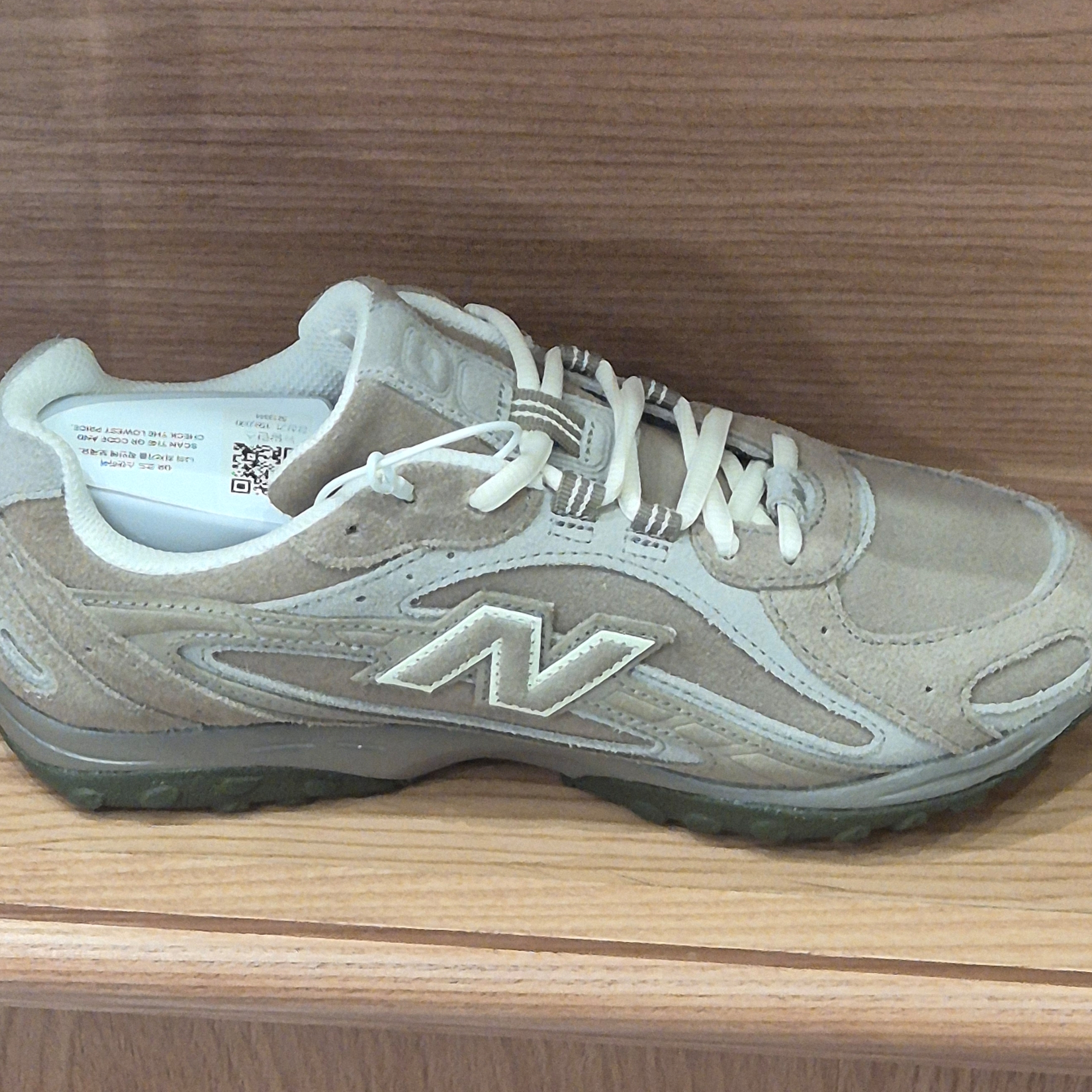 New Balance 204L Suede Mushroom Arid Stone 착용 스타일