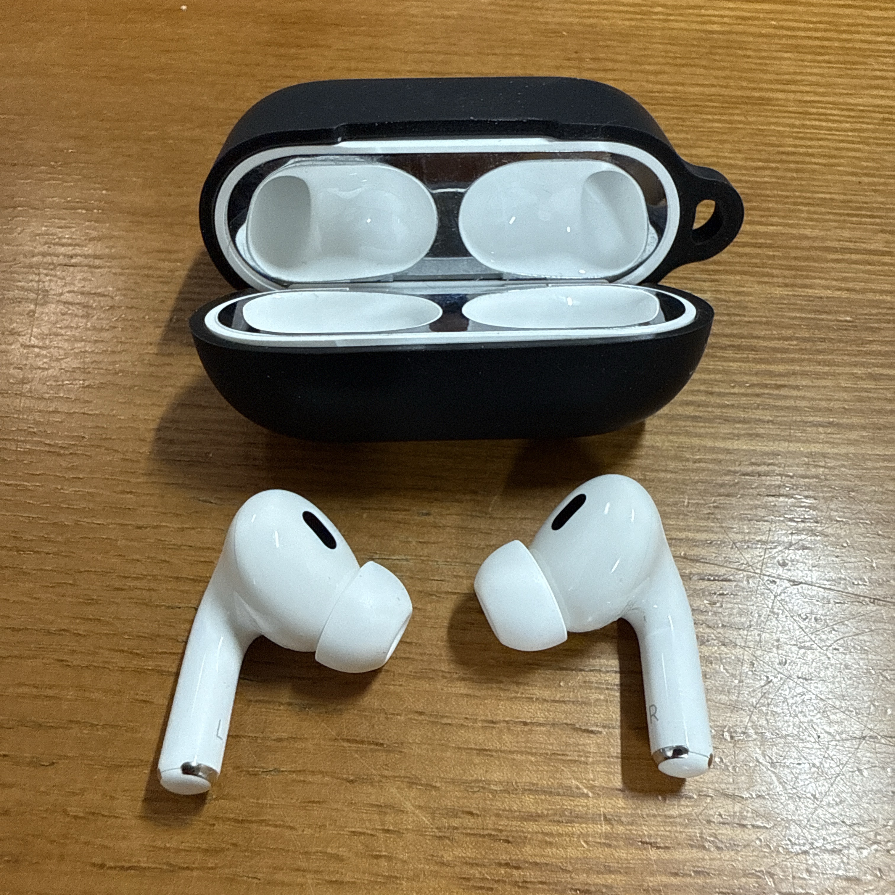Apple Airpods Pro 2nd Gen with MagSafe Charging Case USB C (Korean Ver.) 착용 스타일