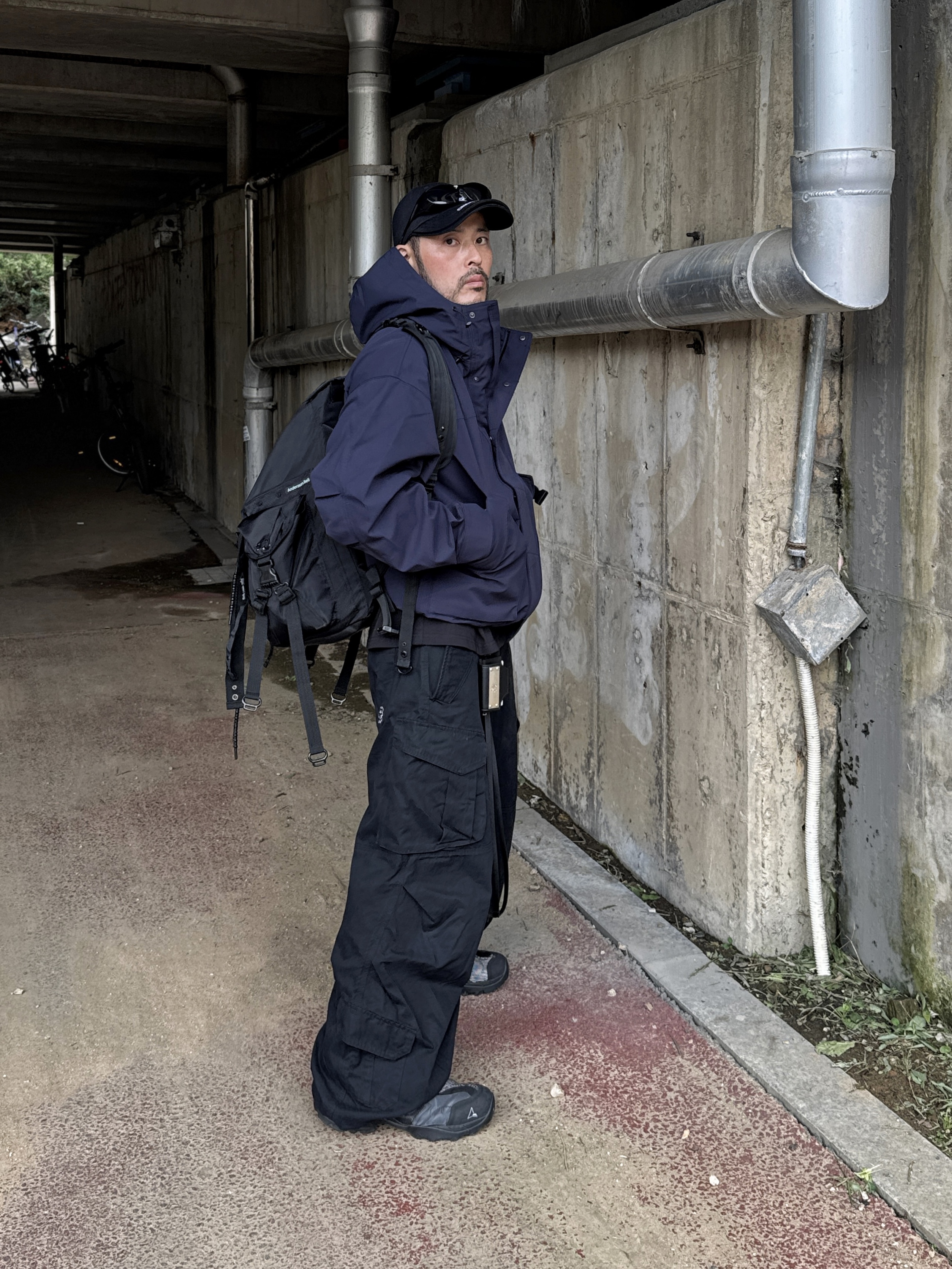 Roa Hiking Minaar Black, Flavorism VTG Washed Cargo Pants Black 착용 스타일 - 2