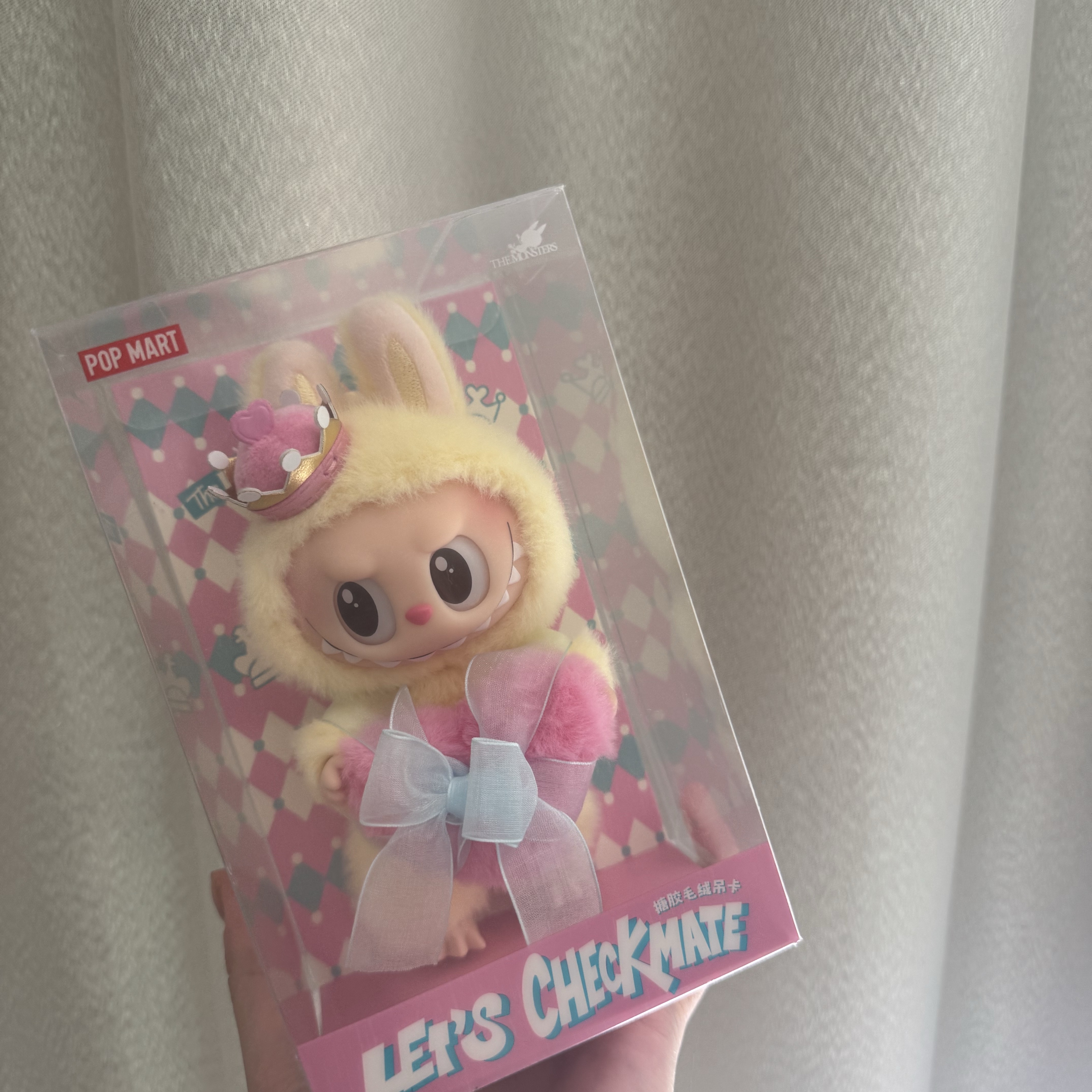Pop Mart The Monsters Checkmate Series Plush Keyring 착용 스타일