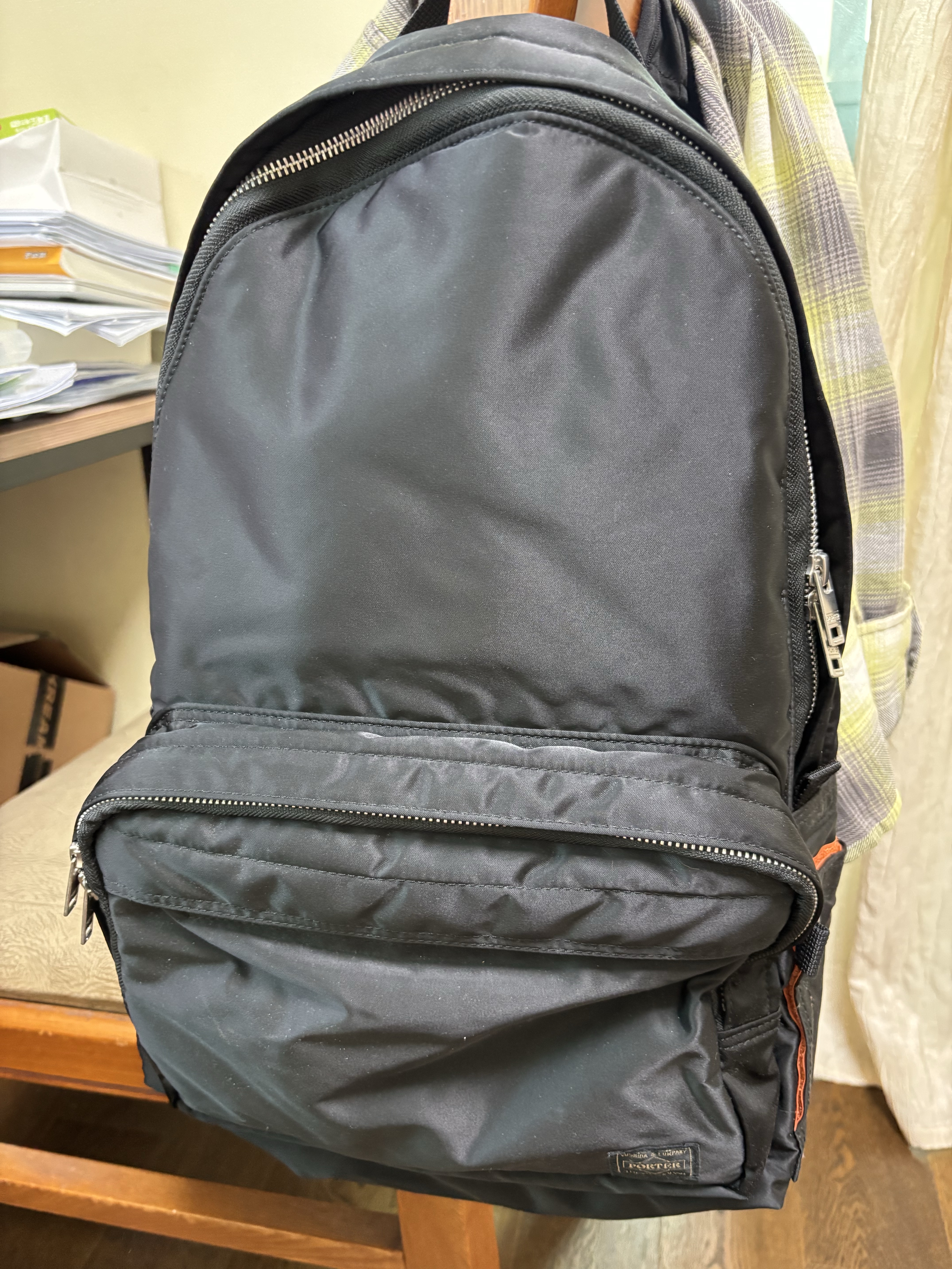 Porter Tanker Backpack Black 착용 스타일