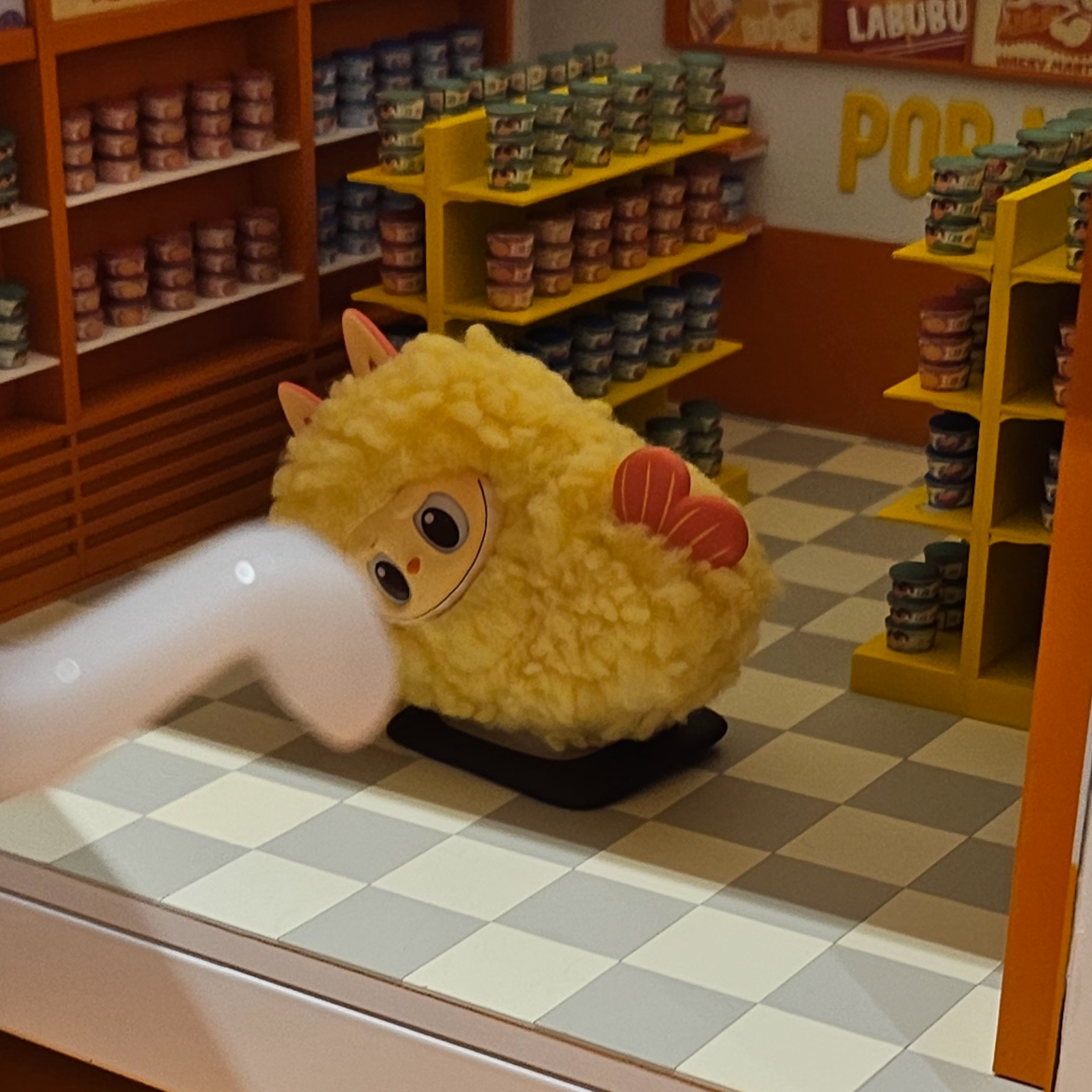 Pop Mart Labubu The Monsters Wacky Mart Series Figures Fried Shrimp (Opened Case) 착용 스타일
