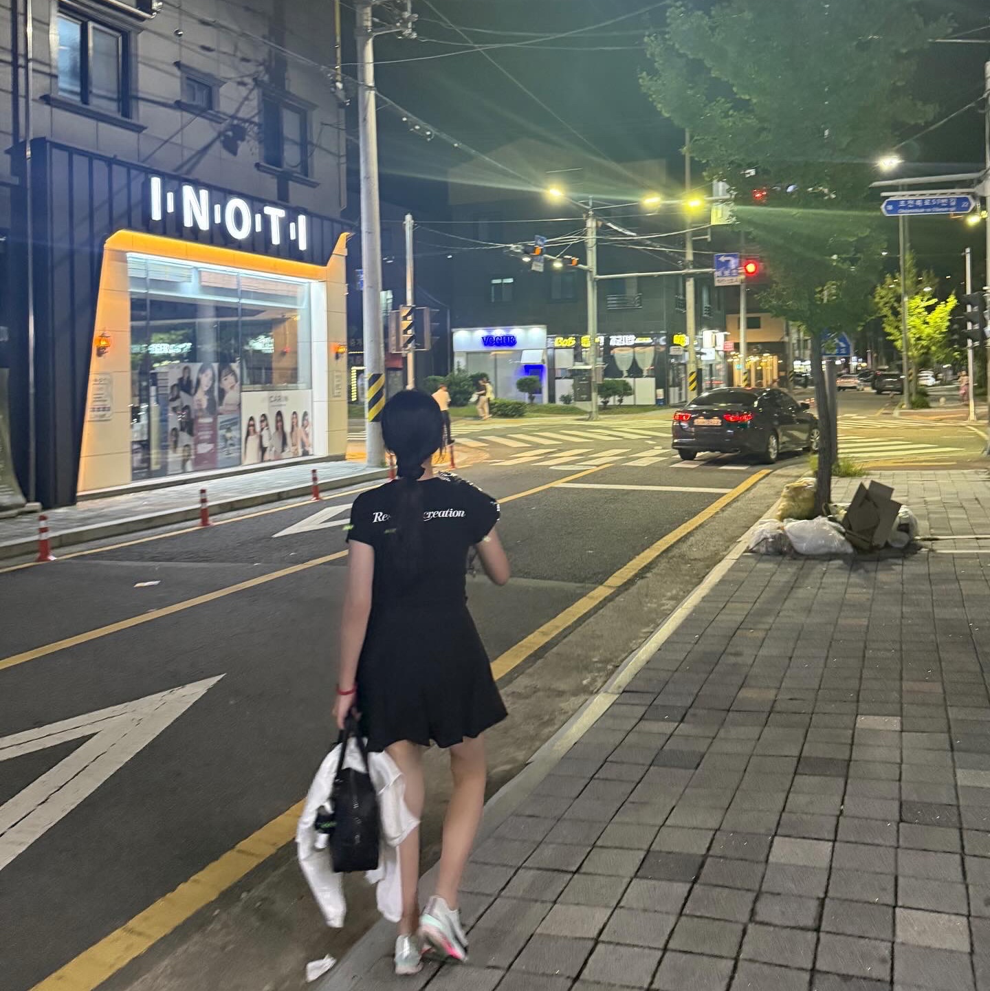 Nike ZoomX Vaporfly Next% 4 White Hyper Pink 착용 스타일 - 2