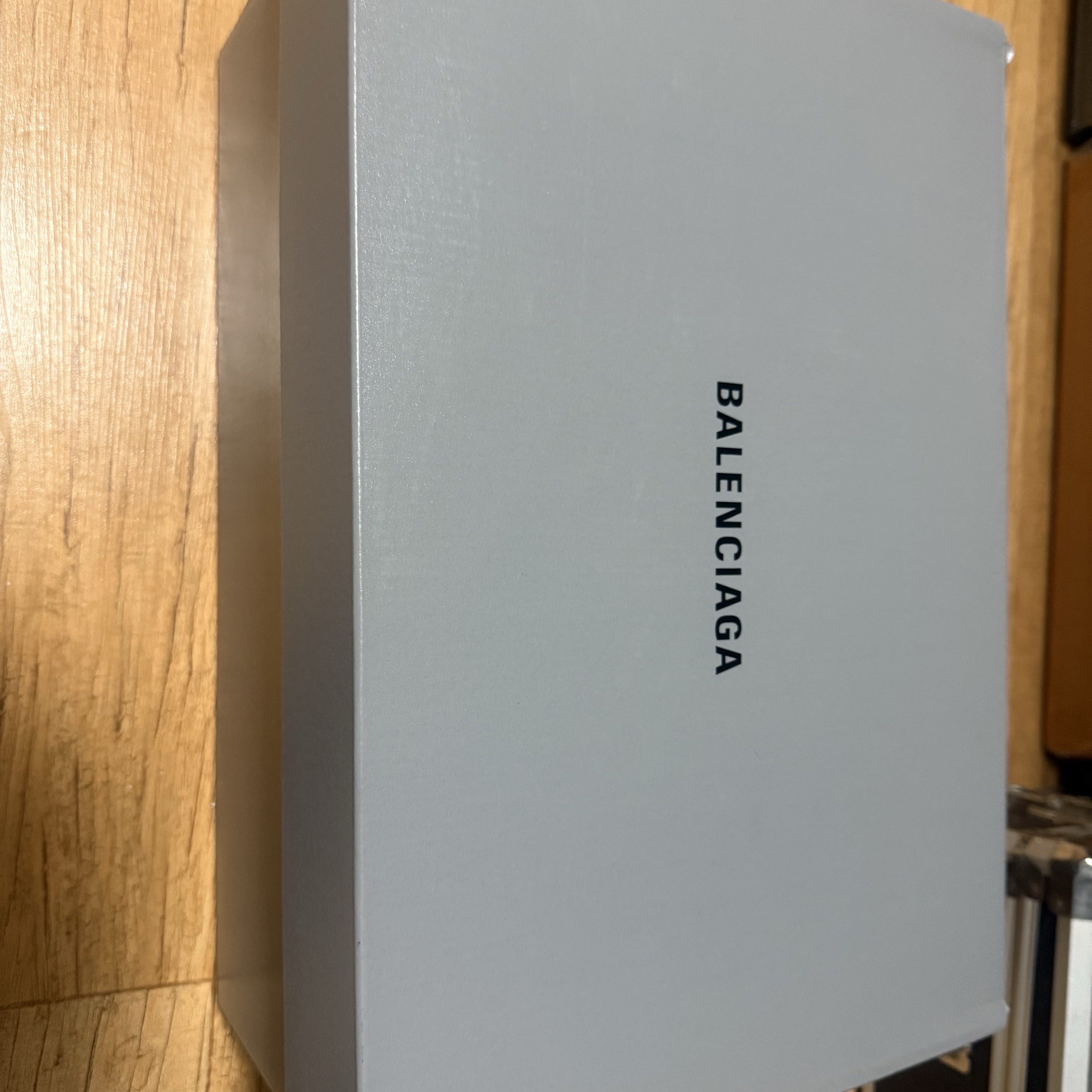 Balenciaga 3XL Sneakers Beige 착용 스타일 - 1