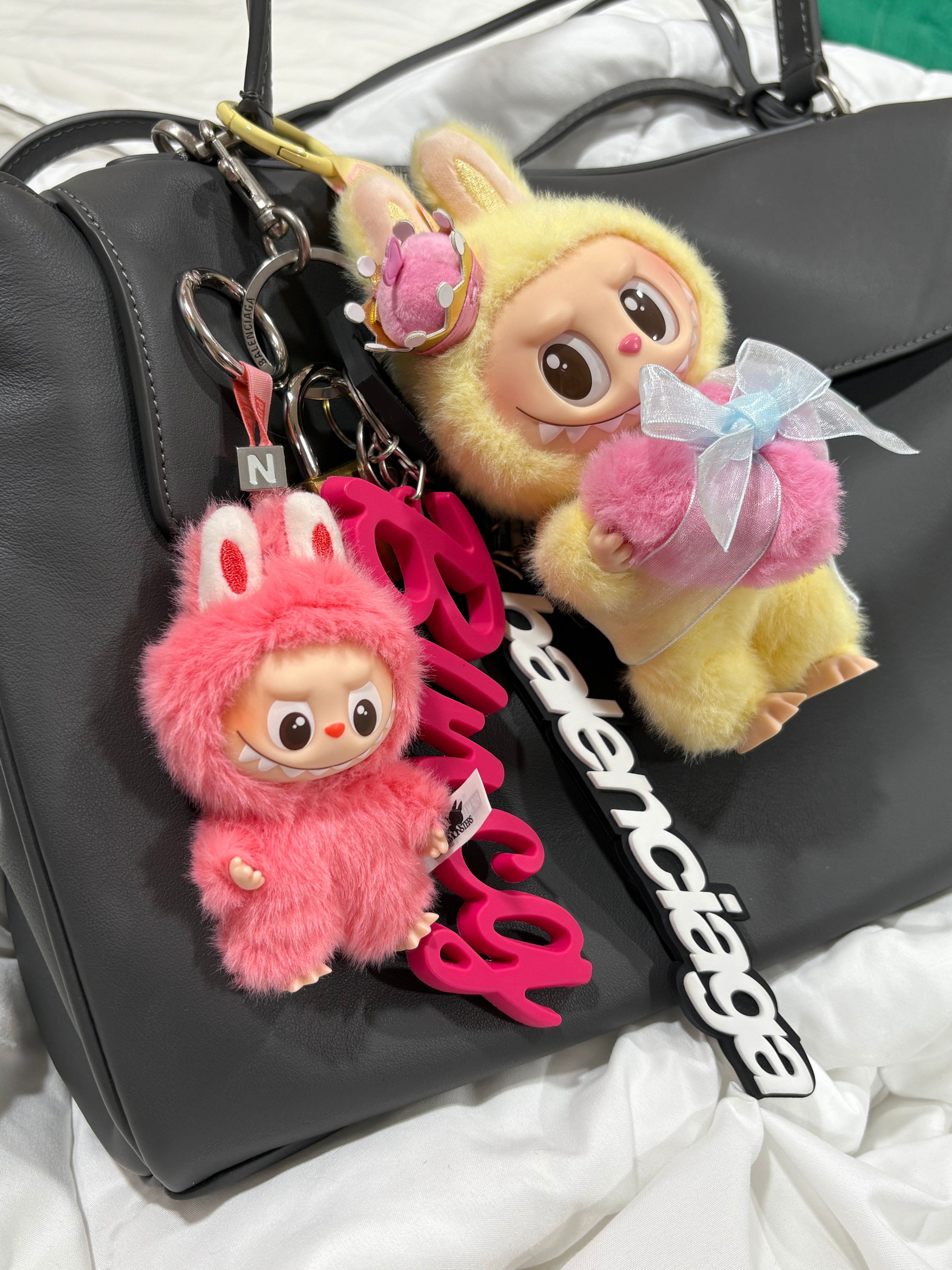 Pop Mart Labubu The Monsters Pin For Love Series Vinyl Plush Pendant Sealed Case (N-Z) (14 Blind Boxes), Pop Mart Labubu The Monsters Pin For Love Series Vinyl Plush Pendant (N-Z) N (Opened Case) 착용 스타일 - 1