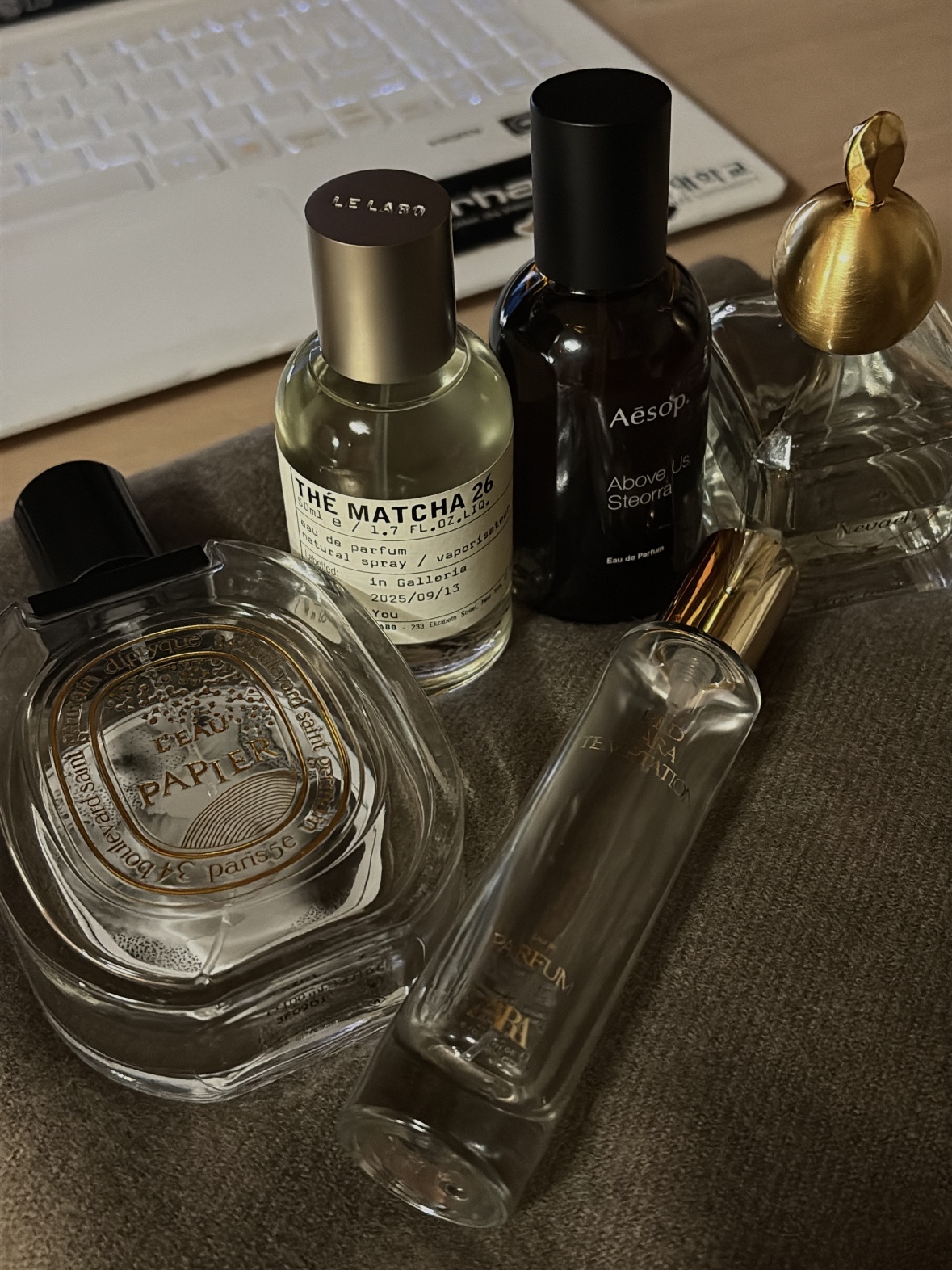 Diptyque L'eau Papier Limited Edition Eau De Toilette 100ml, Le Labo The Matcha 26 Eau De Parfum 50ml 착용 스타일