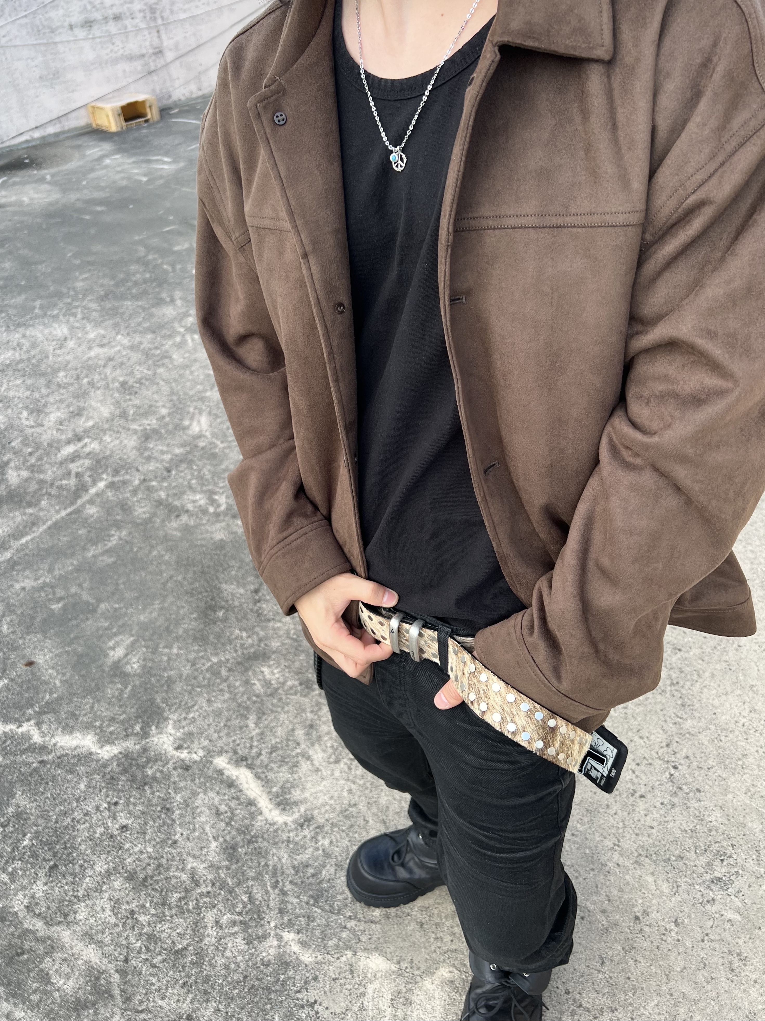 [KREAM 단독] Safarispot Basic Safari Keyring Card Wallet Black 착용 스타일 - 1