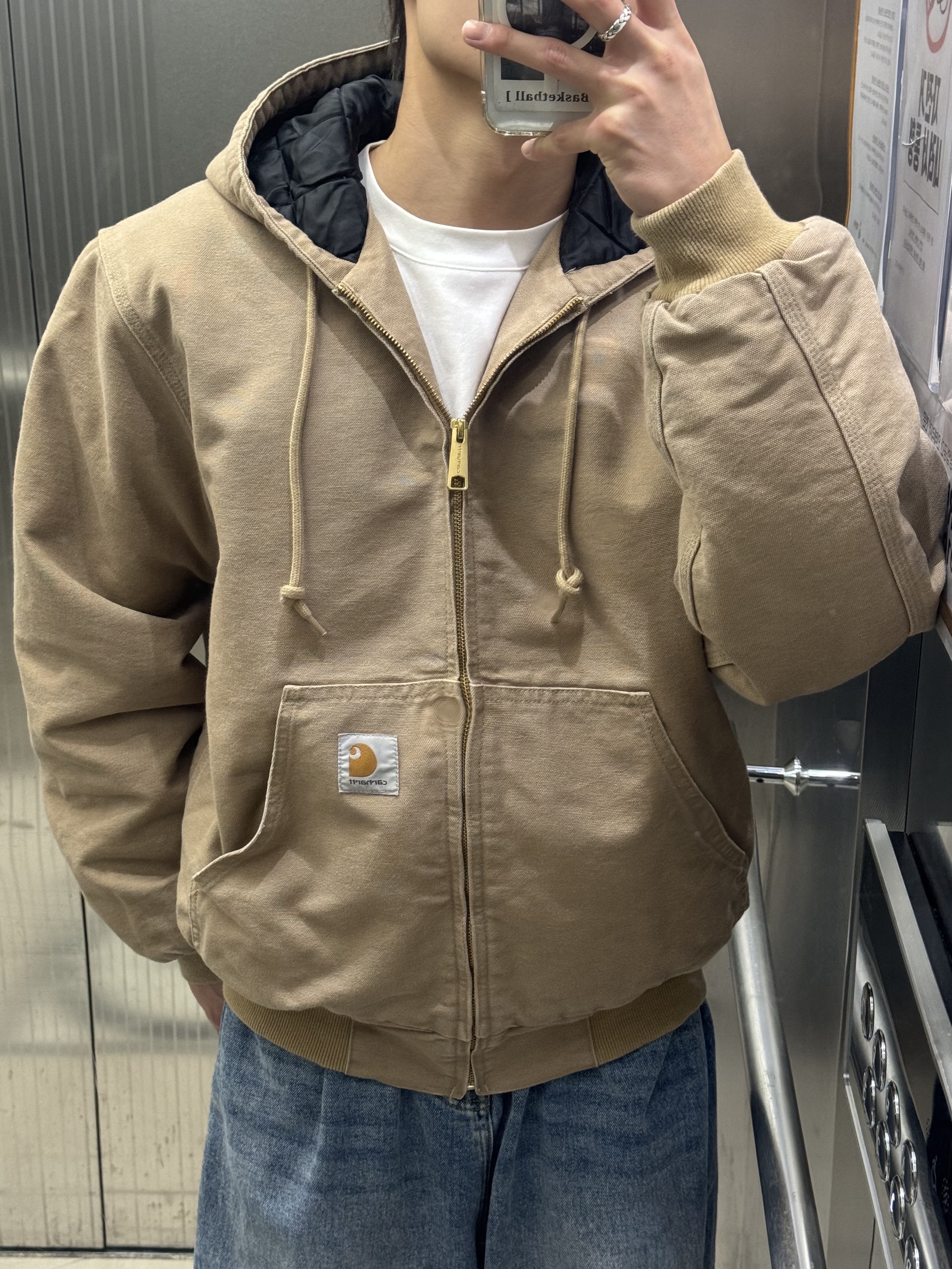 Carhartt WIP OG Active Jacket Peanut  - Winter 착용 스타일