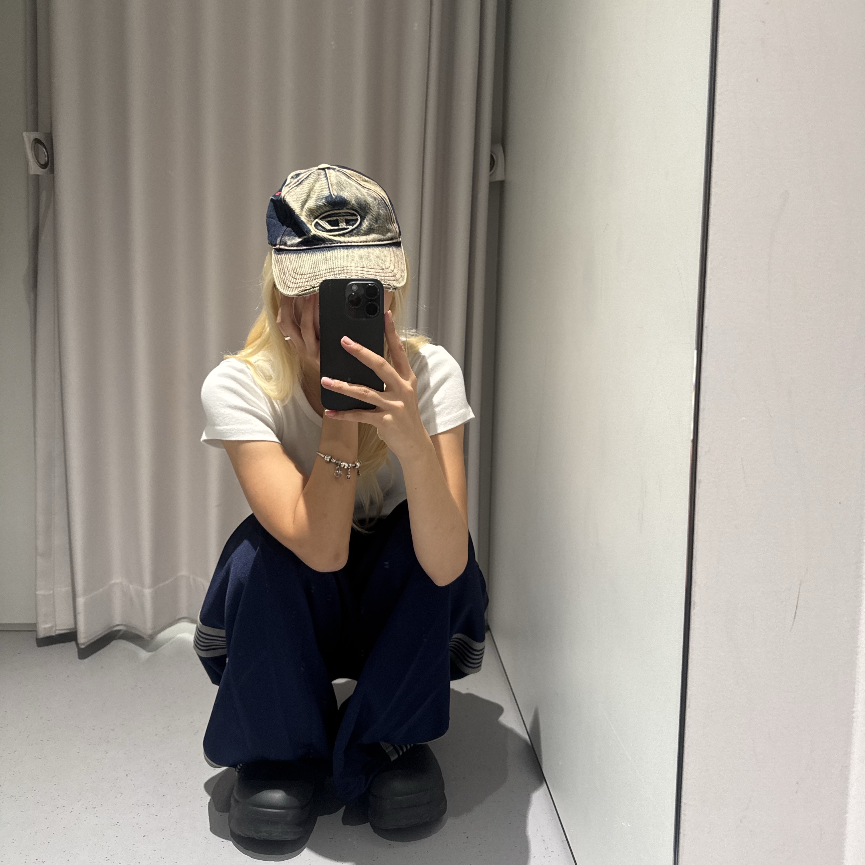 Diesel C-Seymon Treated Denim Baseball Cap Blue White, Needles x B'2nd H.D. Track Pants Poly Smooth Navy 착용 스타일 - 1