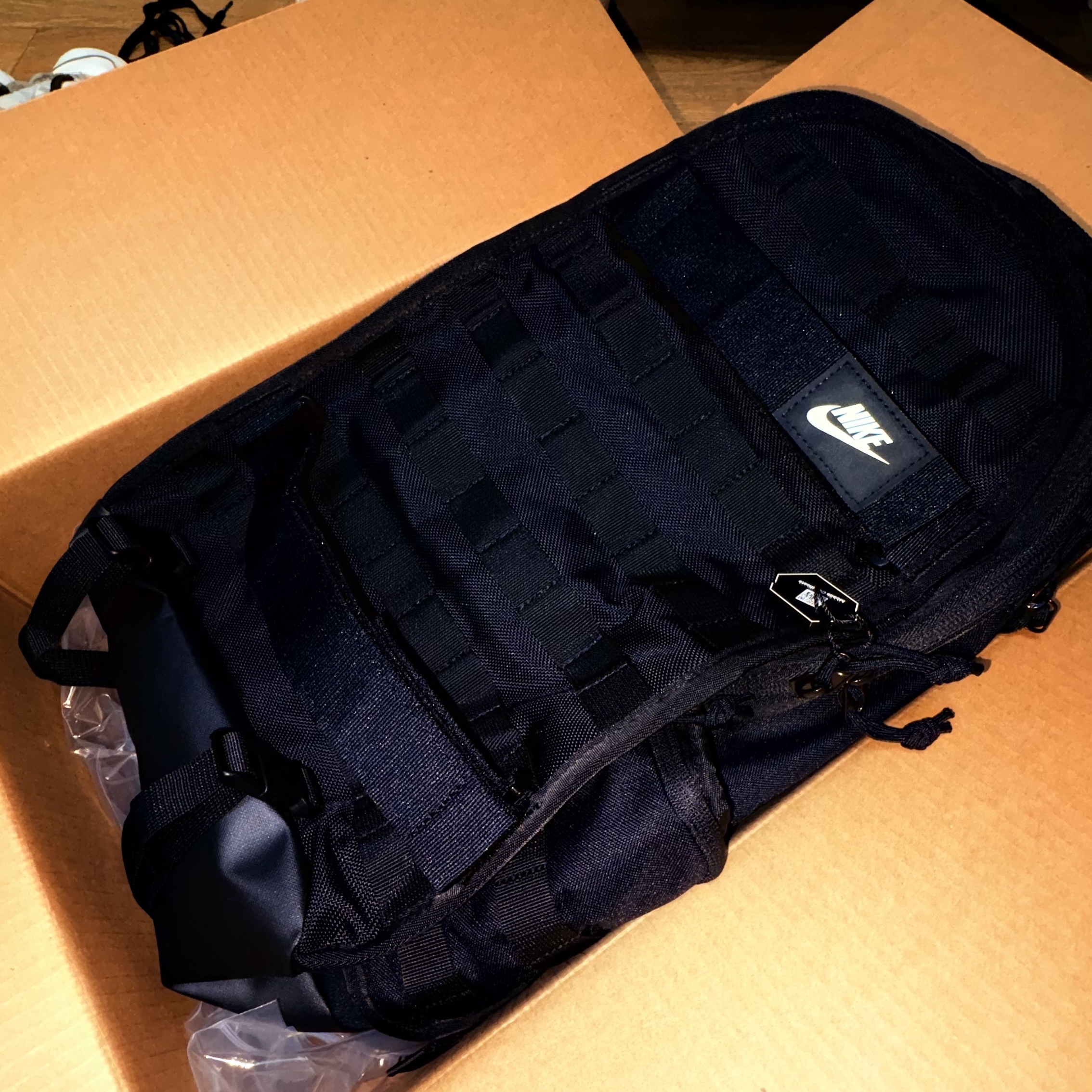 Nike NSW RPM Backpack 26L Black White 착용 스타일