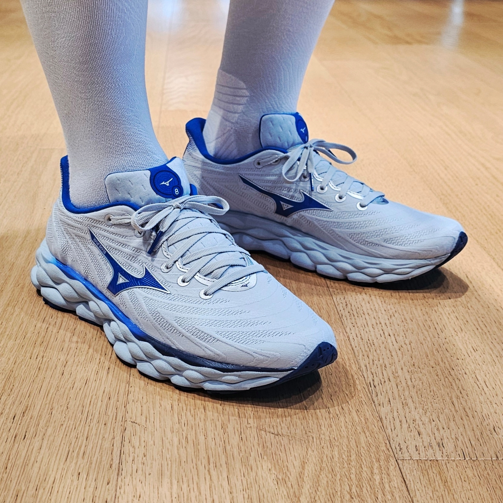 Mizuno Wave Sky 8 SW Plein Air Laser Blue 착용 스타일