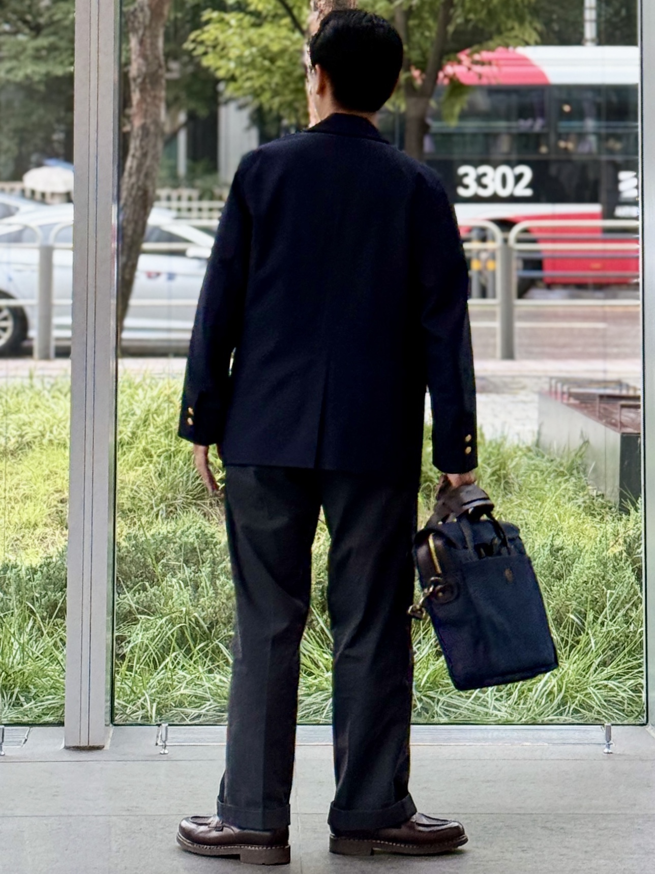 Filson Rugged Twill Original Briefcase Navy, Paraboot Chambord Tex Lisse Cafe 착용 스타일 - 2