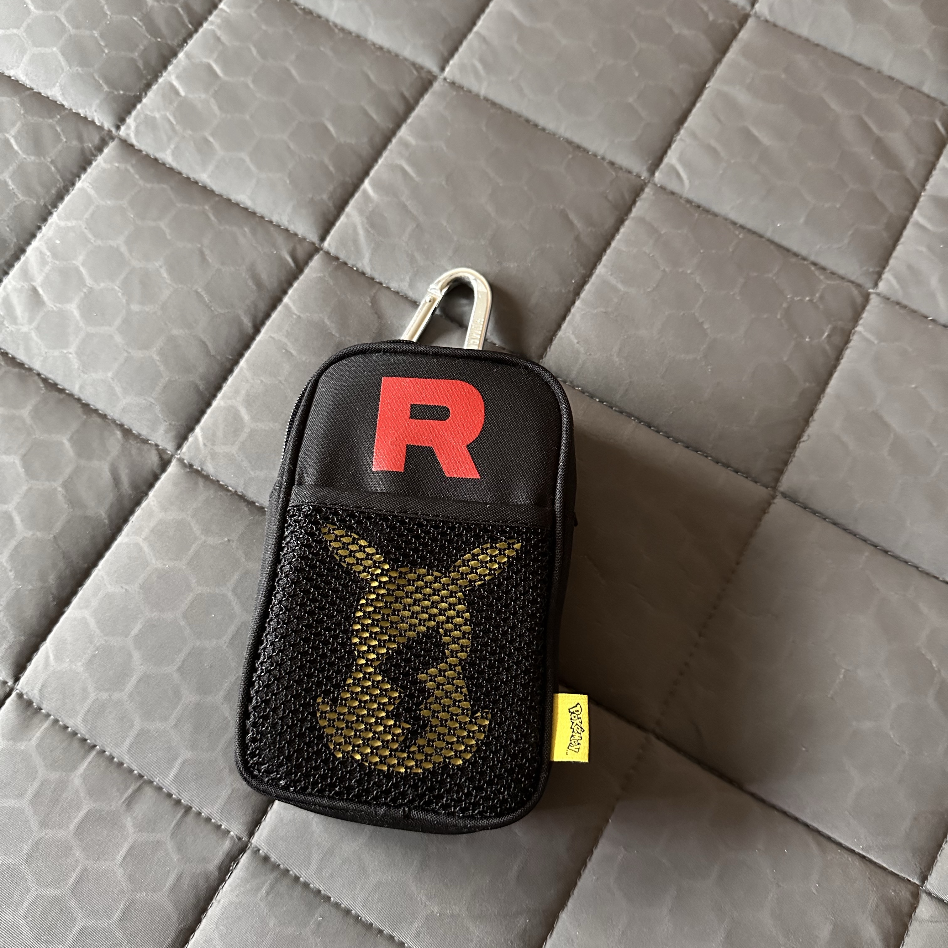 Human Made Carabiner 70mm Silver, IAB Studio x Pokemon Team Rocket Pouch Black Red - Offline Store Exclusive 착용 스타일