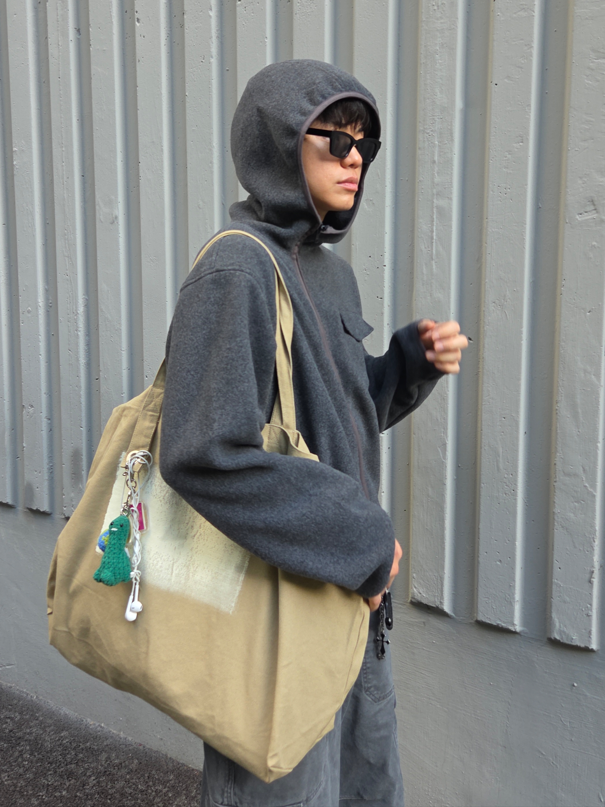 ALEXII Too Much Keyring Ver.2, Nike x Ambush Air Force 1 Low SP Black 착용 스타일 - 3