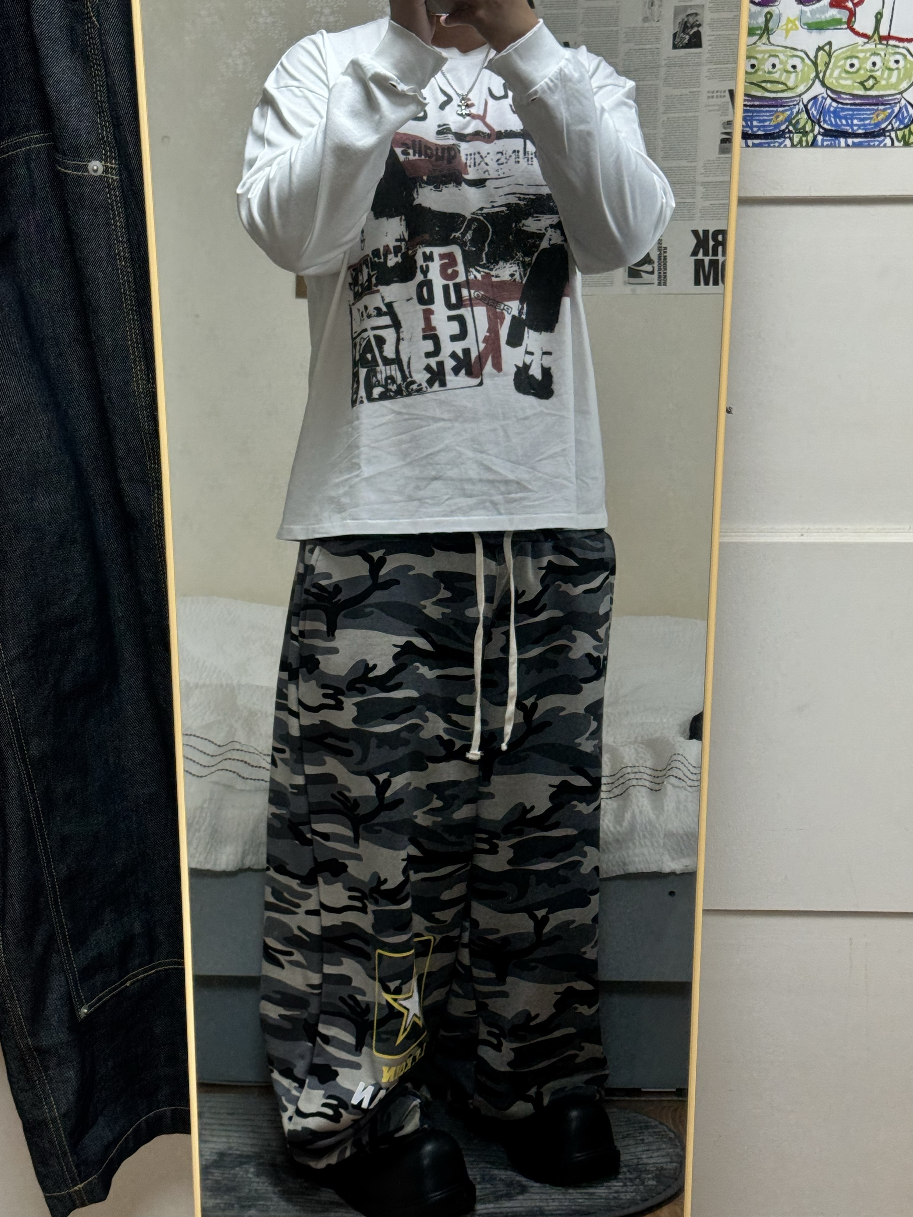 qAp 5-1 Long Sleeve T-Shirt Cream 착용 스타일