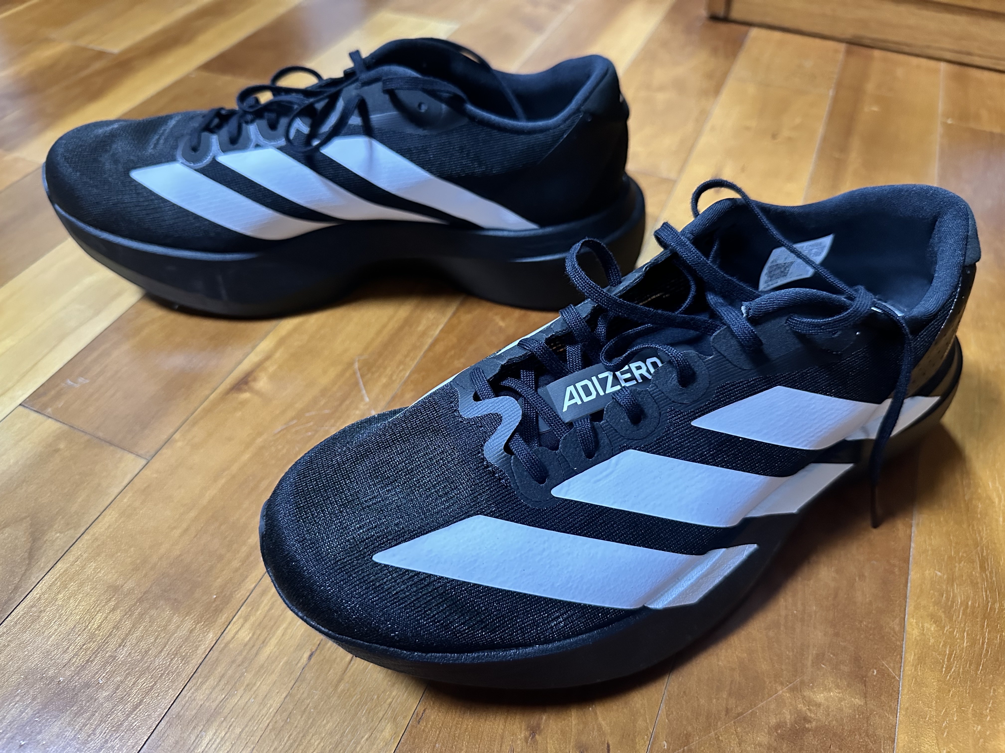 Adidas Adizero EVO SL Core Black Cloud White 착용 스타일
