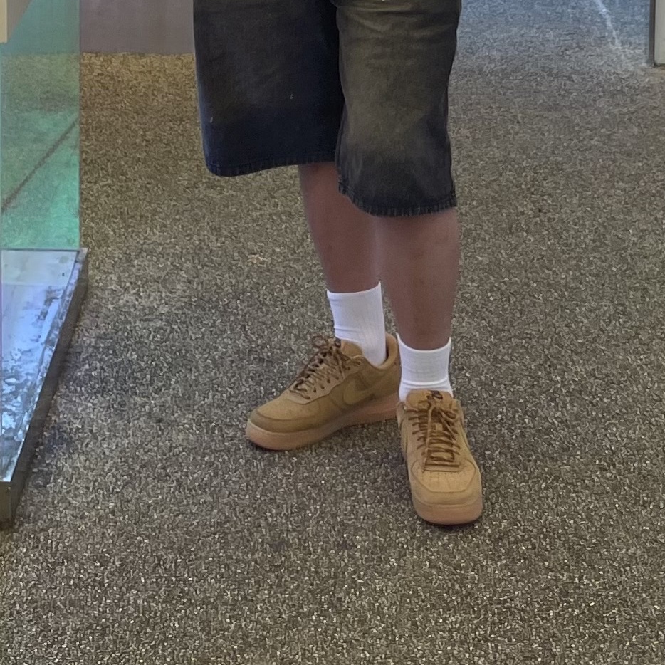 Nike Air Force 1 '07 WB Flax 착용 스타일