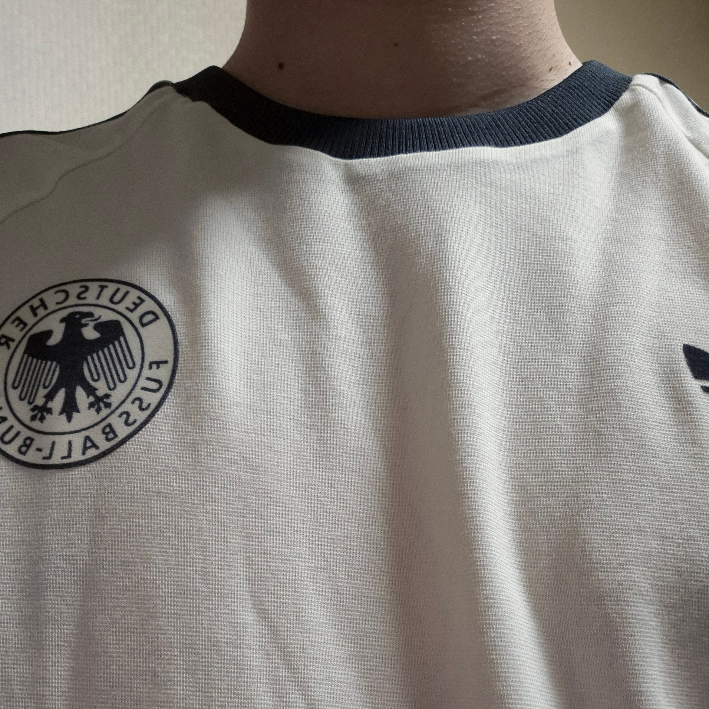Adidas German Adicolor Classic 3-Stripes T-Shirt Off White - KR Sizing 착용 스타일