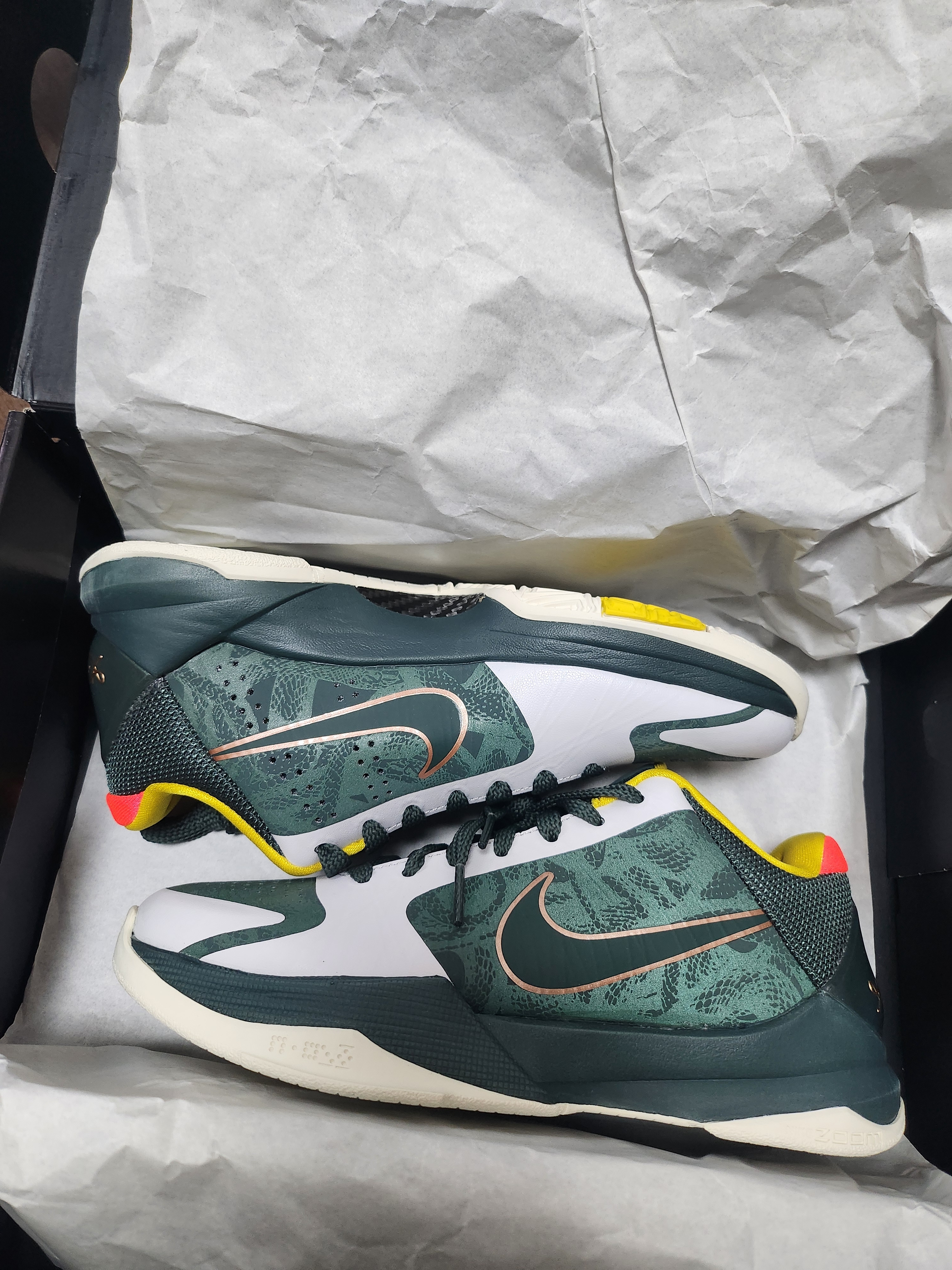 Nike Kobe 5 Protro EYBL Forest Green 착용 스타일 - 2