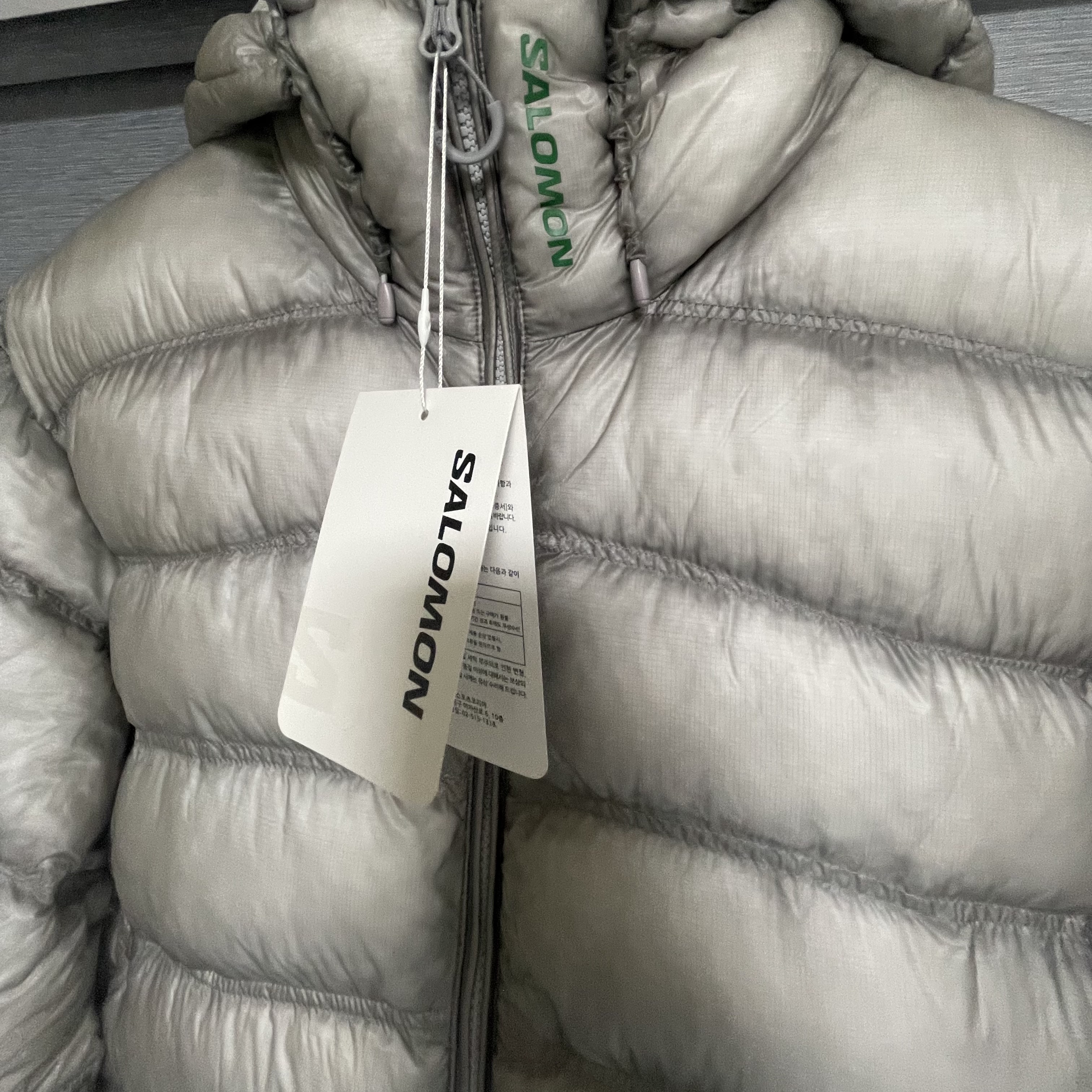 Salomon UNI Cross Insulation Jacket Light Grey 착용 스타일
