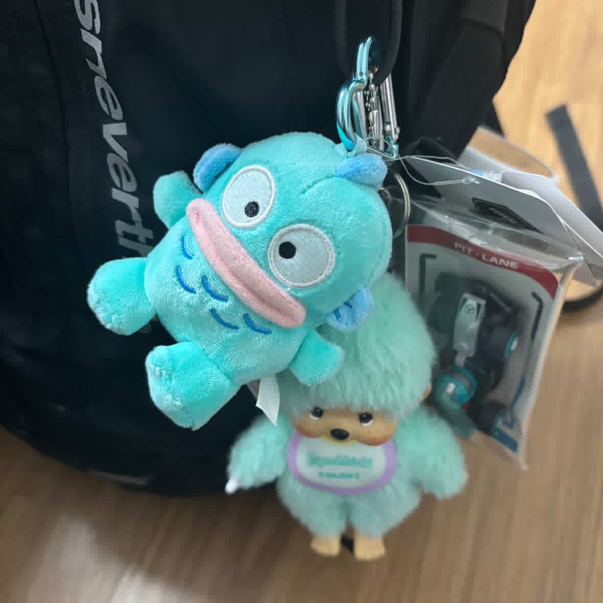 Sanrio Hangyodon Mini Mascot Holder 착용 스타일