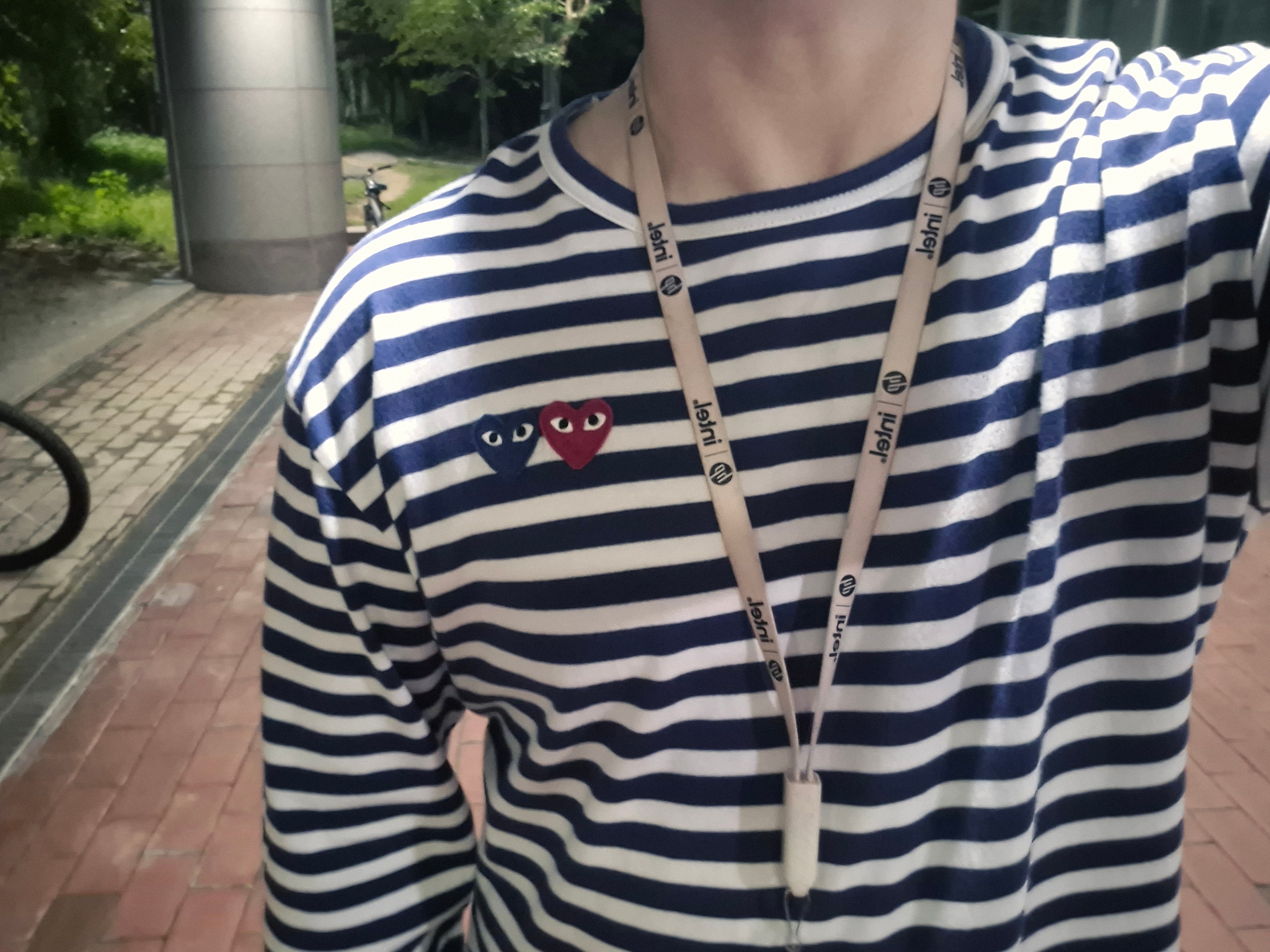 Play Comme des Garcons Double Heart Striped LS T-Shirt Navy White 착용 스타일