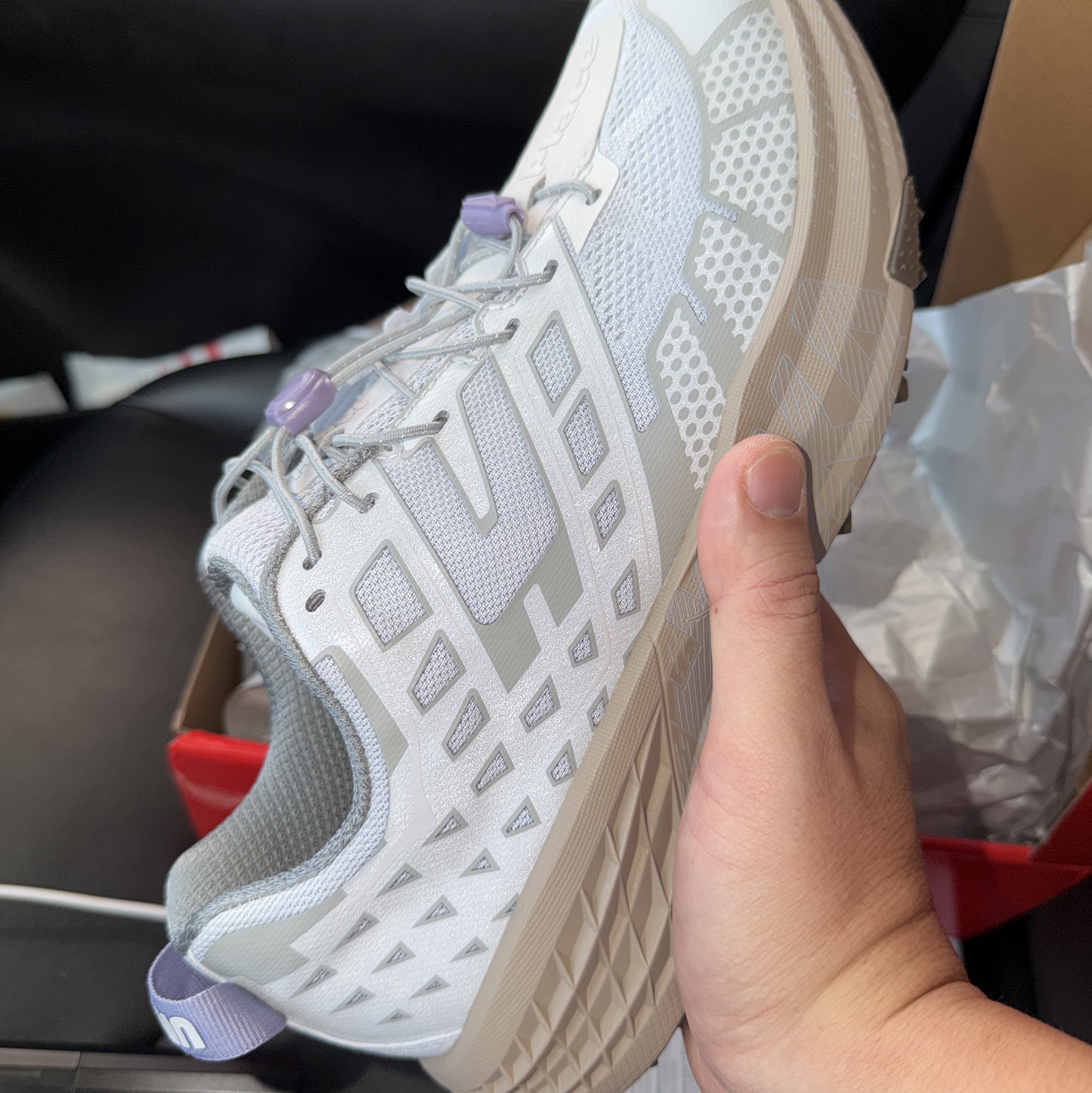 Hoka x Unna Speedgoat 2 Sea Ice Cosmic Grey 착용 스타일 - 4
